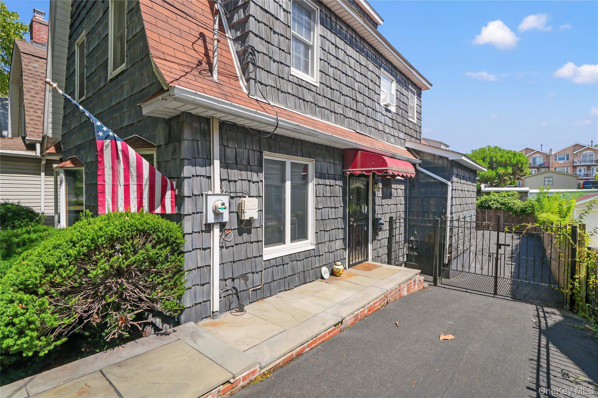 816 Throggs Neck Expressway Property Photo 26