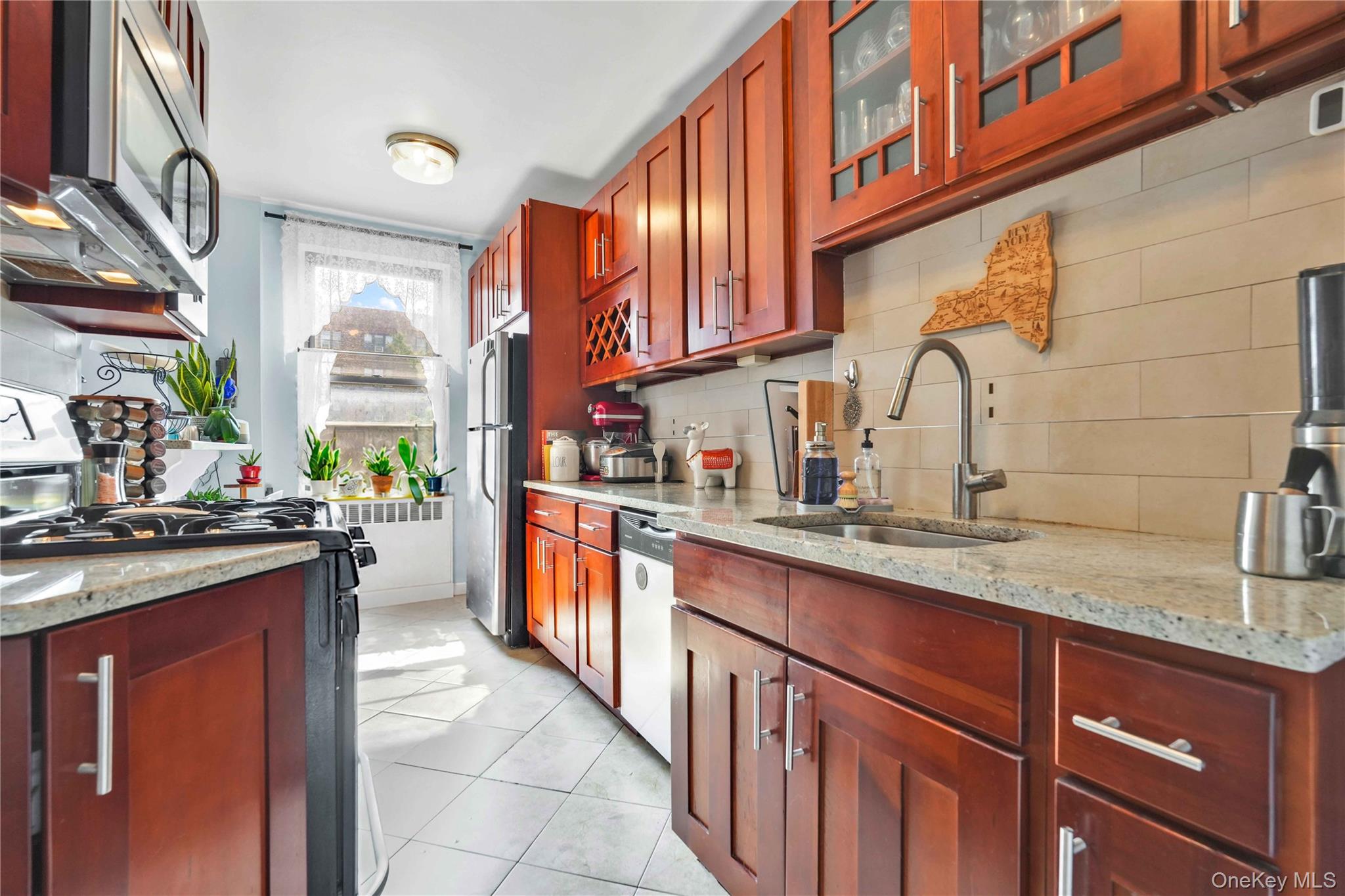 67-35 Yellowstone Boulevard 4p Property Photo 2