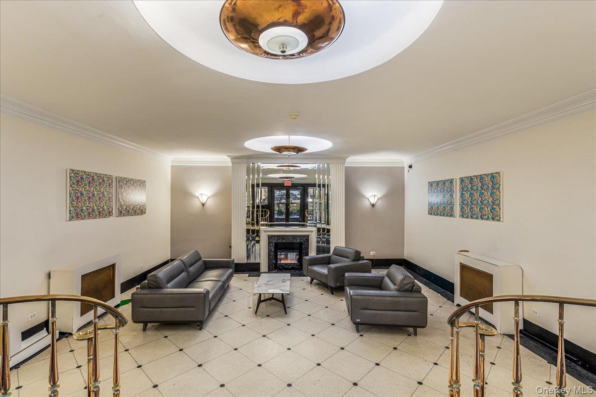 67-35 Yellowstone Boulevard 4p Property Photo 20