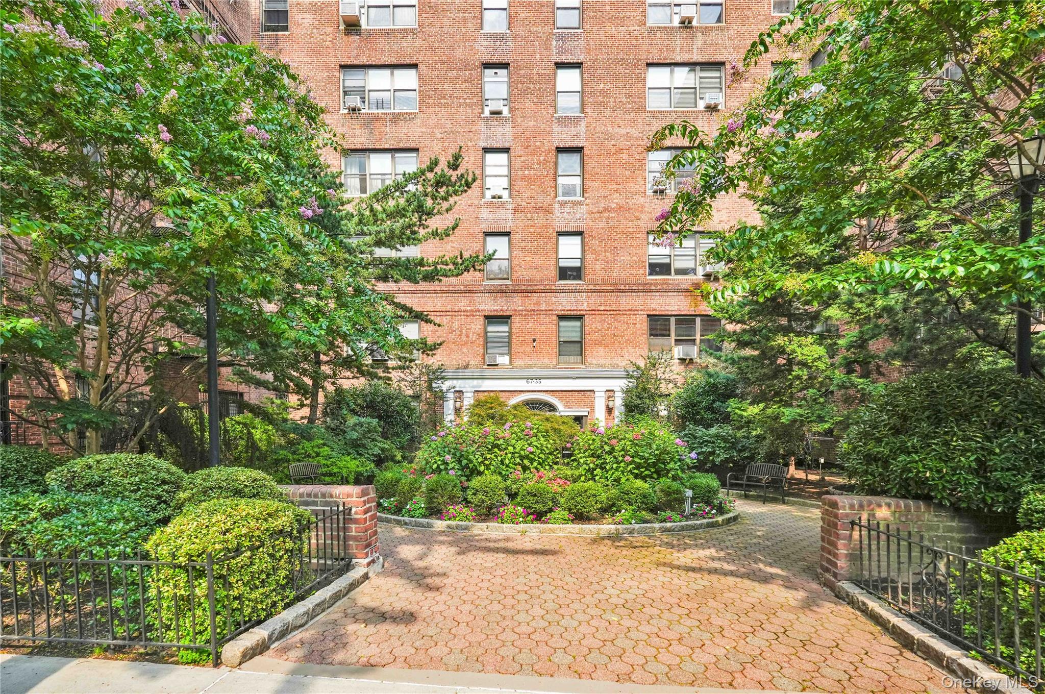 67-35 Yellowstone Boulevard 4p Property Photo 21