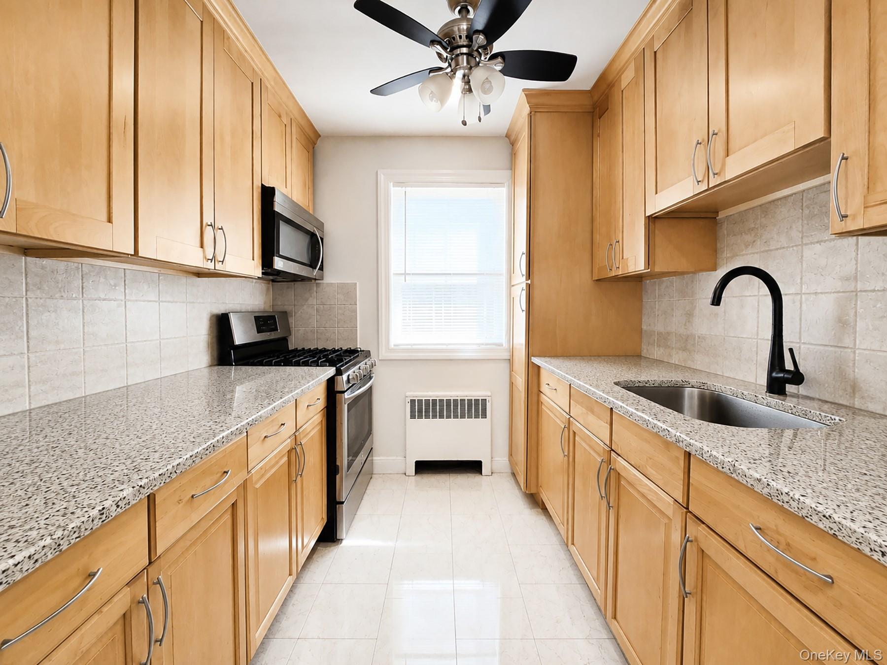 229-28 Kingsbury Avenue B Property Photo 6