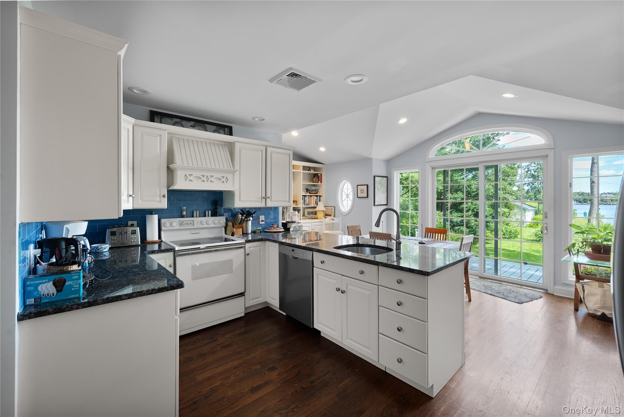 279 Great River Road Property Photo 4