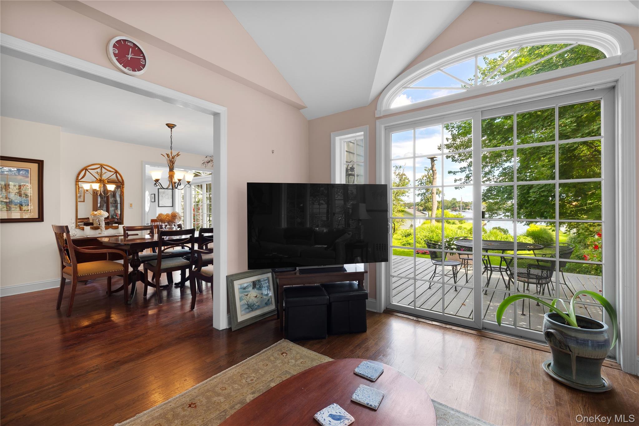279 Great River Road Property Photo 8