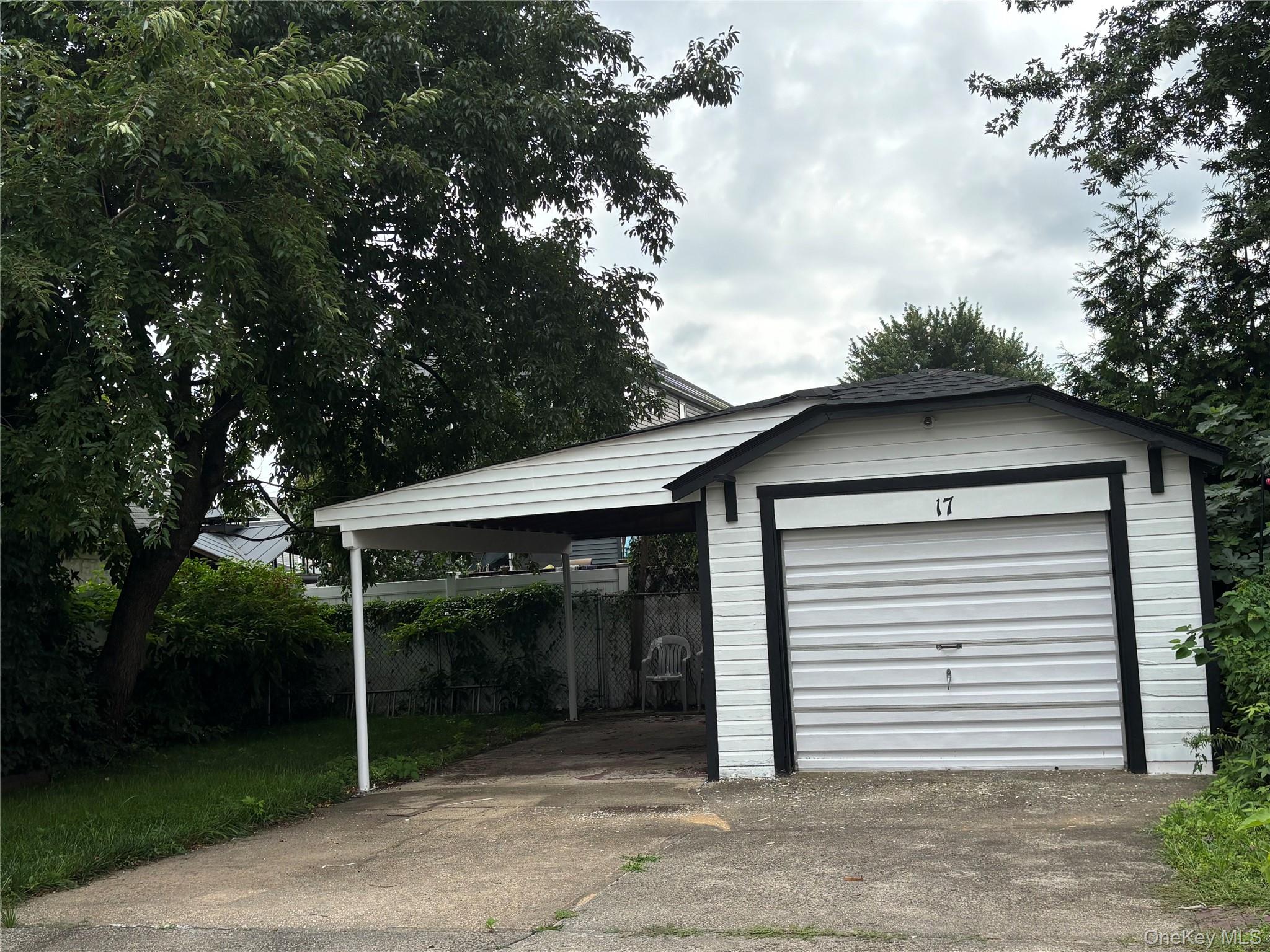 17 Wood Lane Property Photo 16