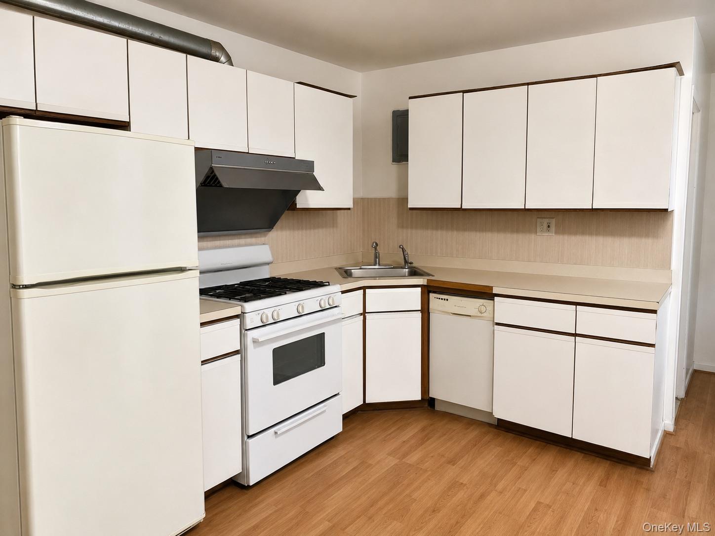147-45 Barclay Avenue L3 Property Photo 7
