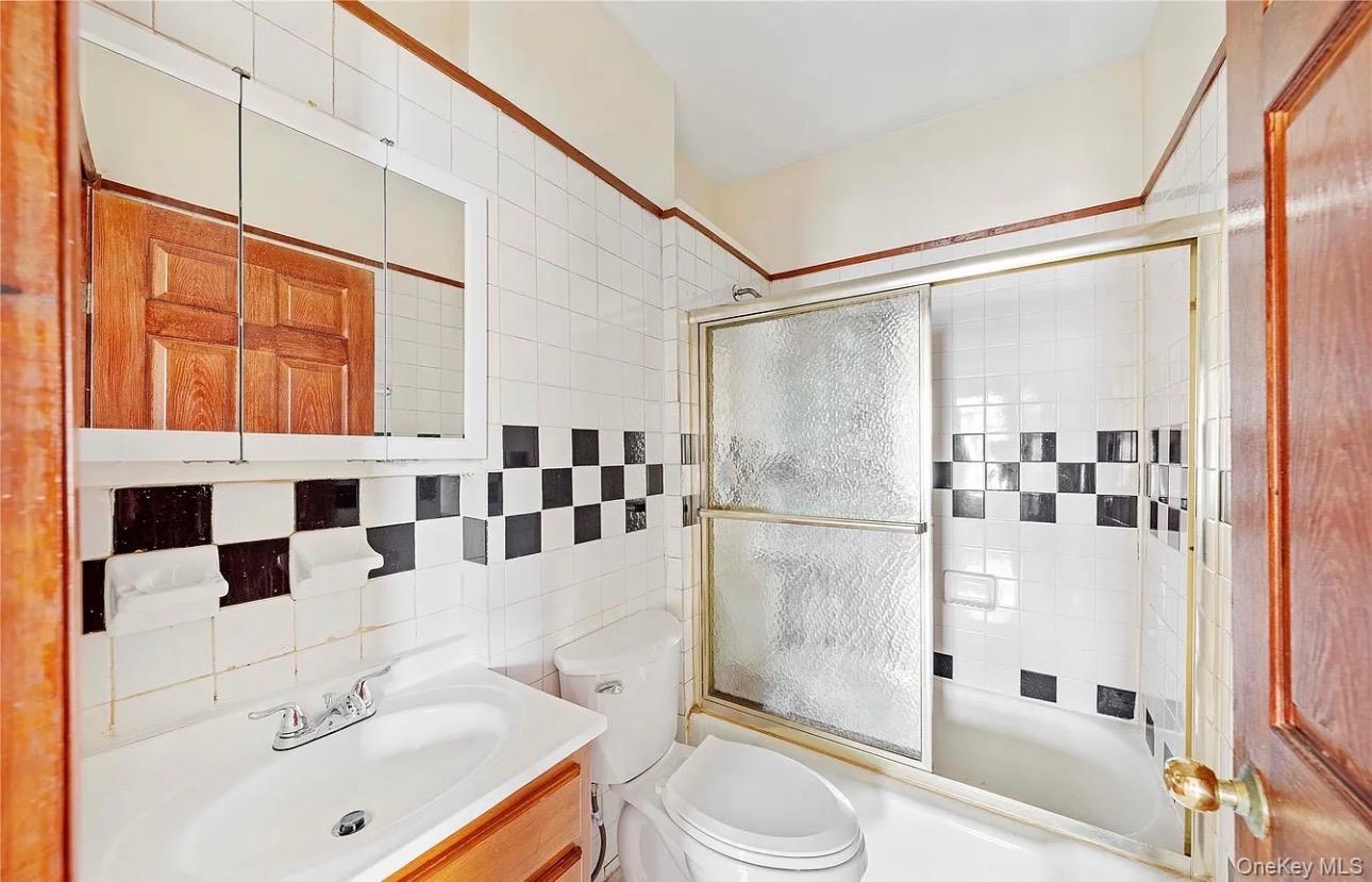 90-37 77th Street Property Photo 6