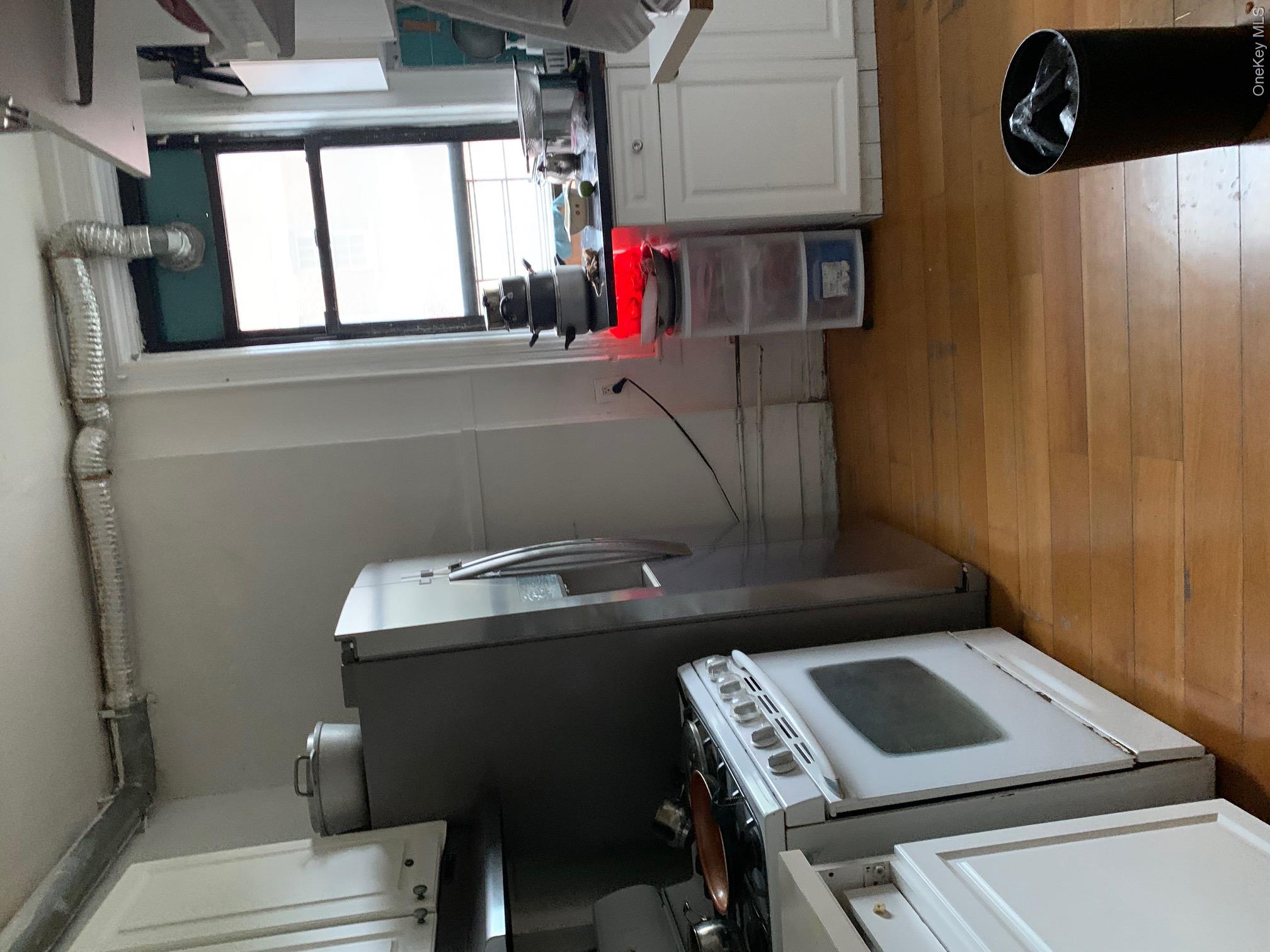83 Irving Avenue Property Photo 11