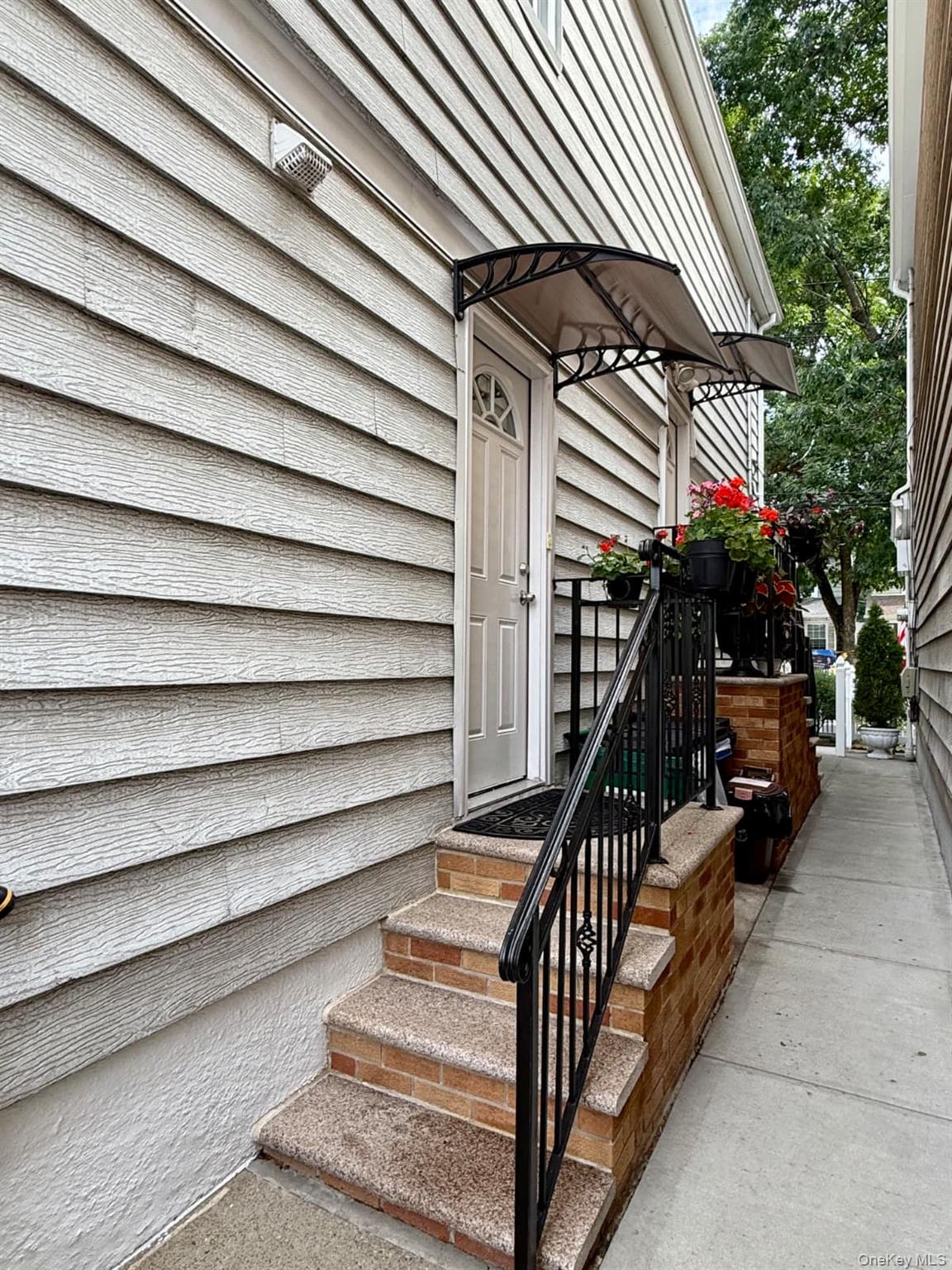 13302 96th Street Property Photo 3
