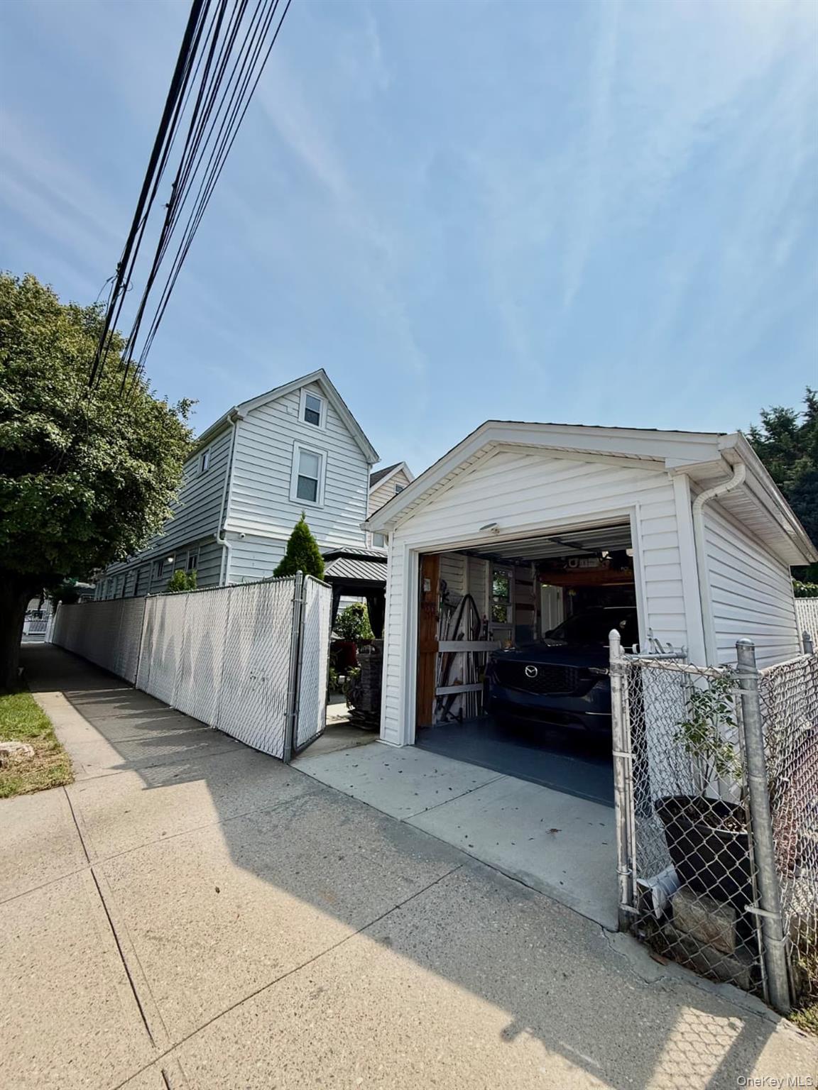 13302 96th Street Property Photo 5