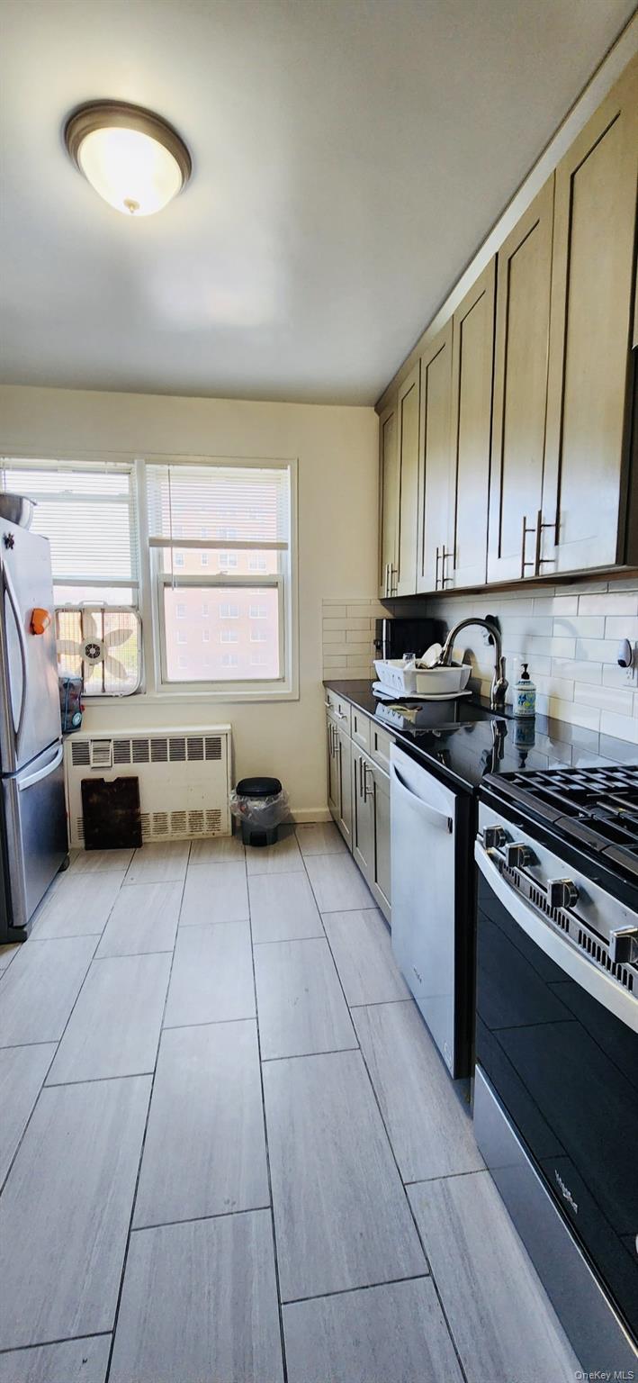 89-15 Parsons Boulevard 9n Property Photo 3