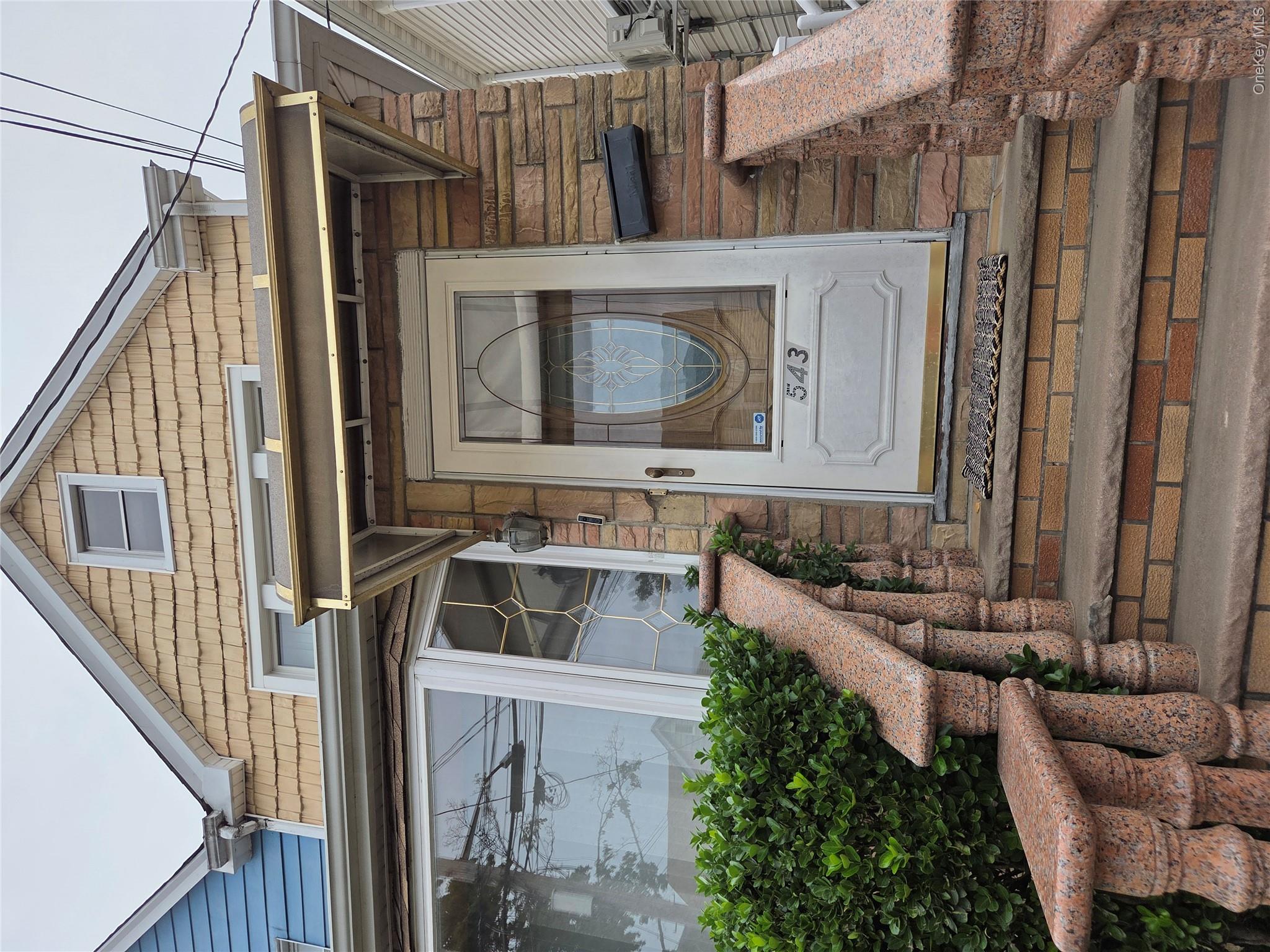 543 E 38th Street Property Photo 2