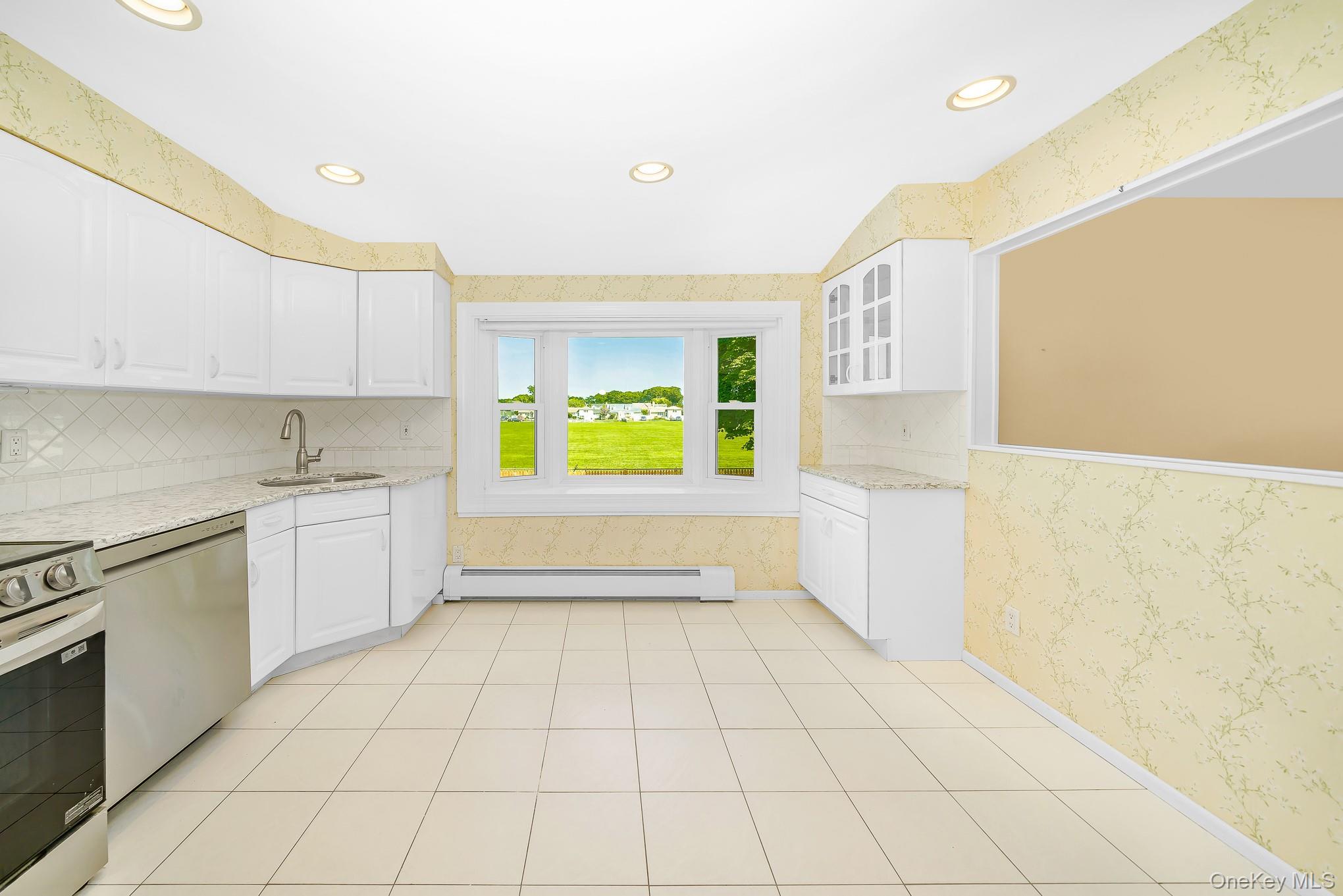 221 Roosevelt Avenue Property Photo 14