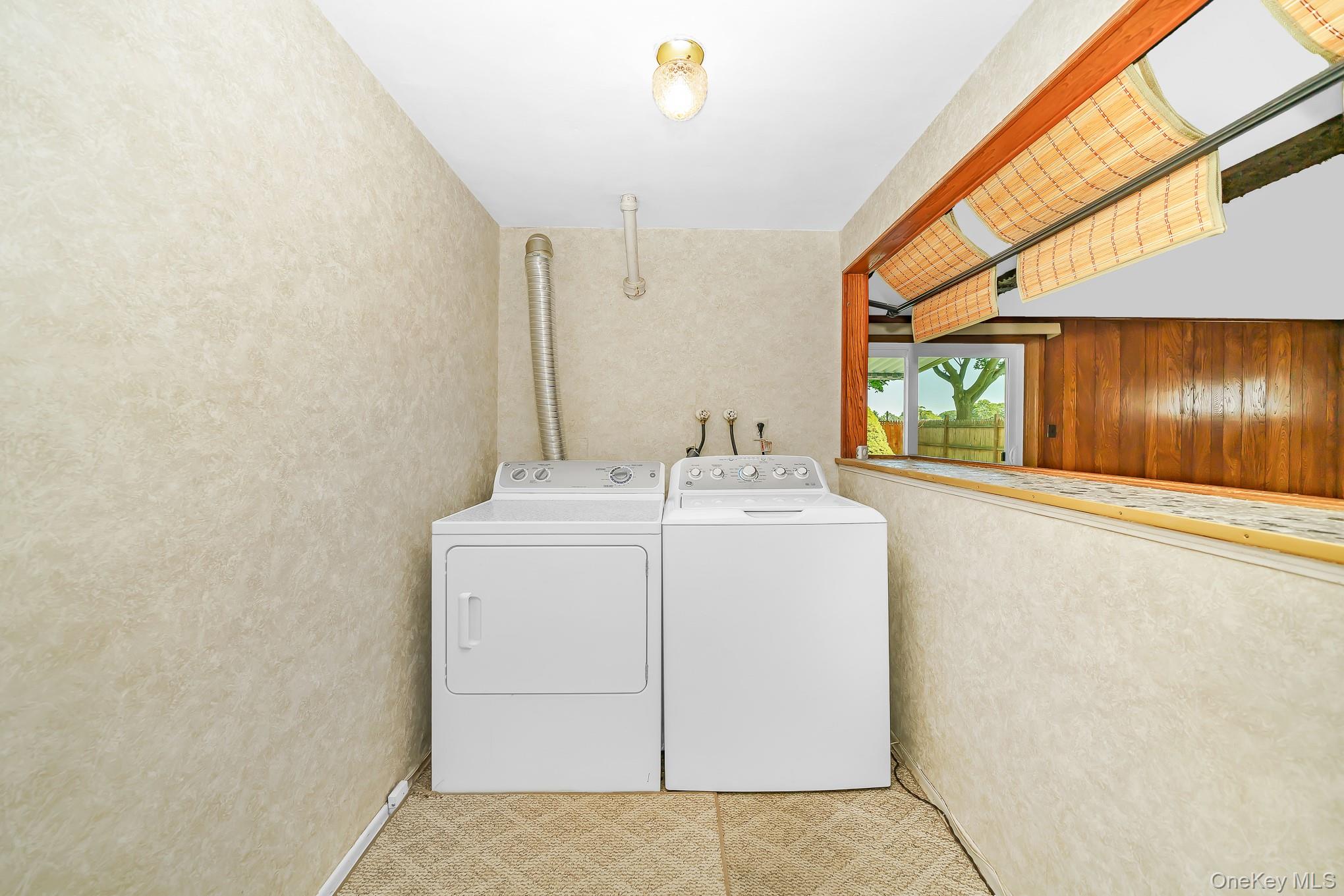 221 Roosevelt Avenue Property Photo 37