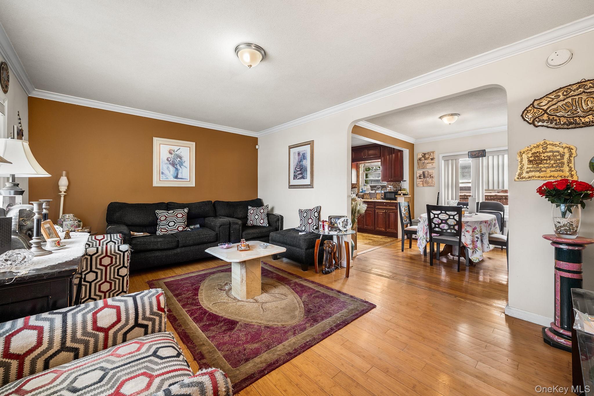 2154 74th Street Property Photo 4