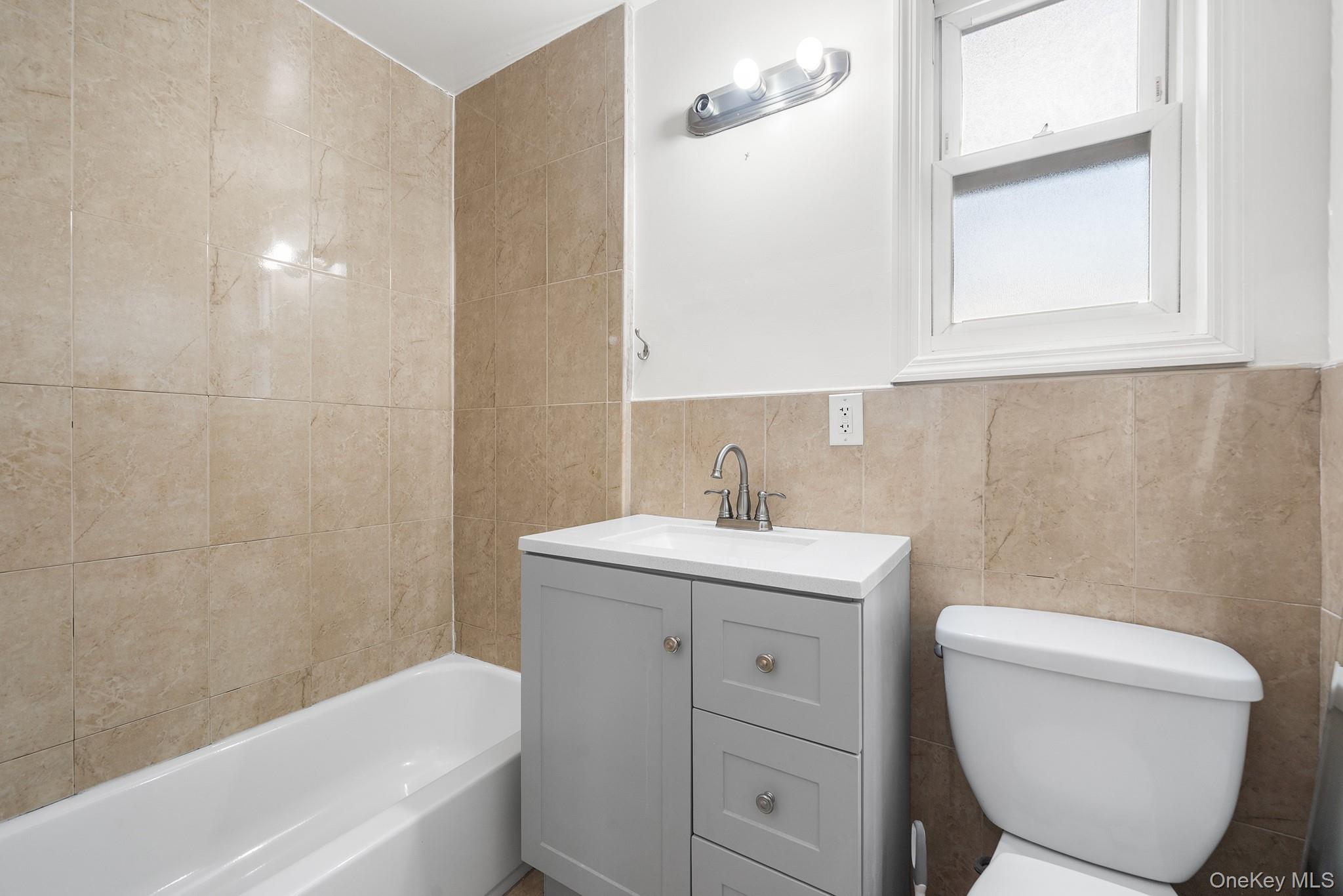 2154 74th Street Property Photo 18