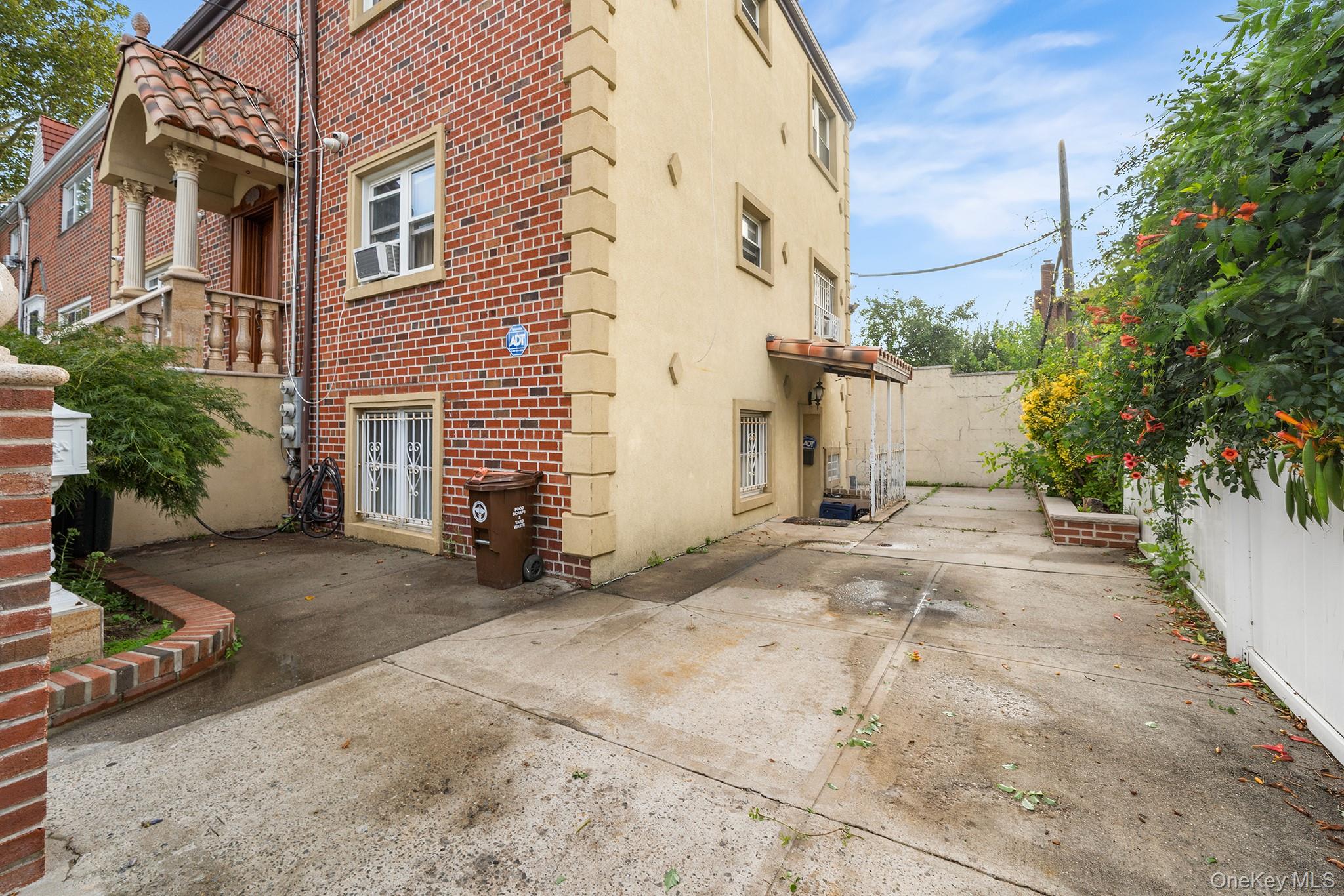 2154 74th Street Property Photo 23