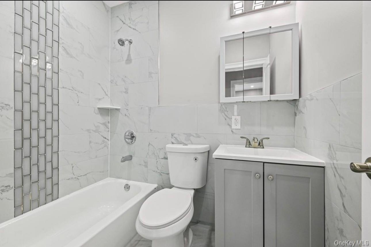 11521 143rd St 1 Property Photo 6