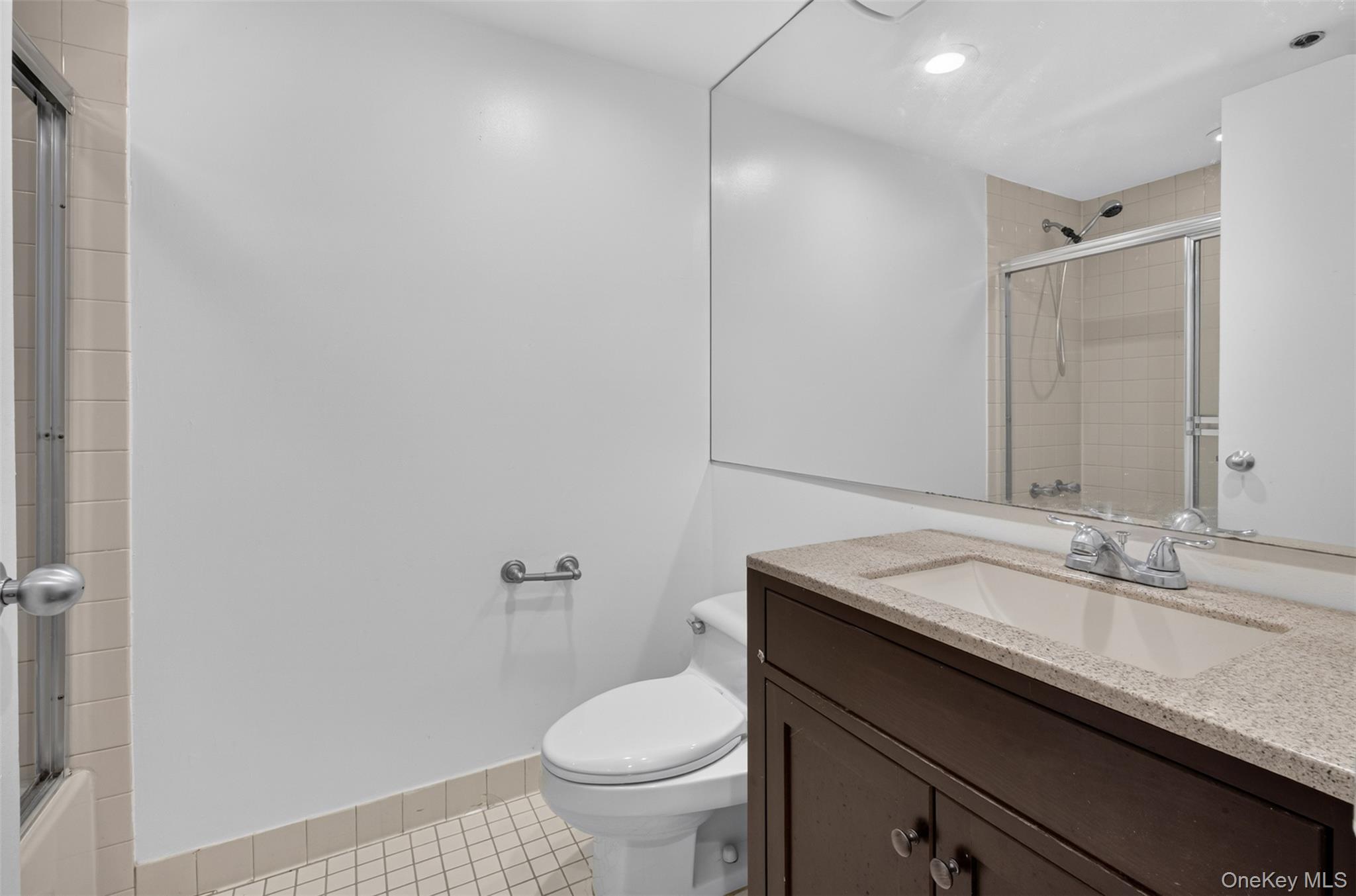 88 Cuttermill Road 322 Property Photo 14