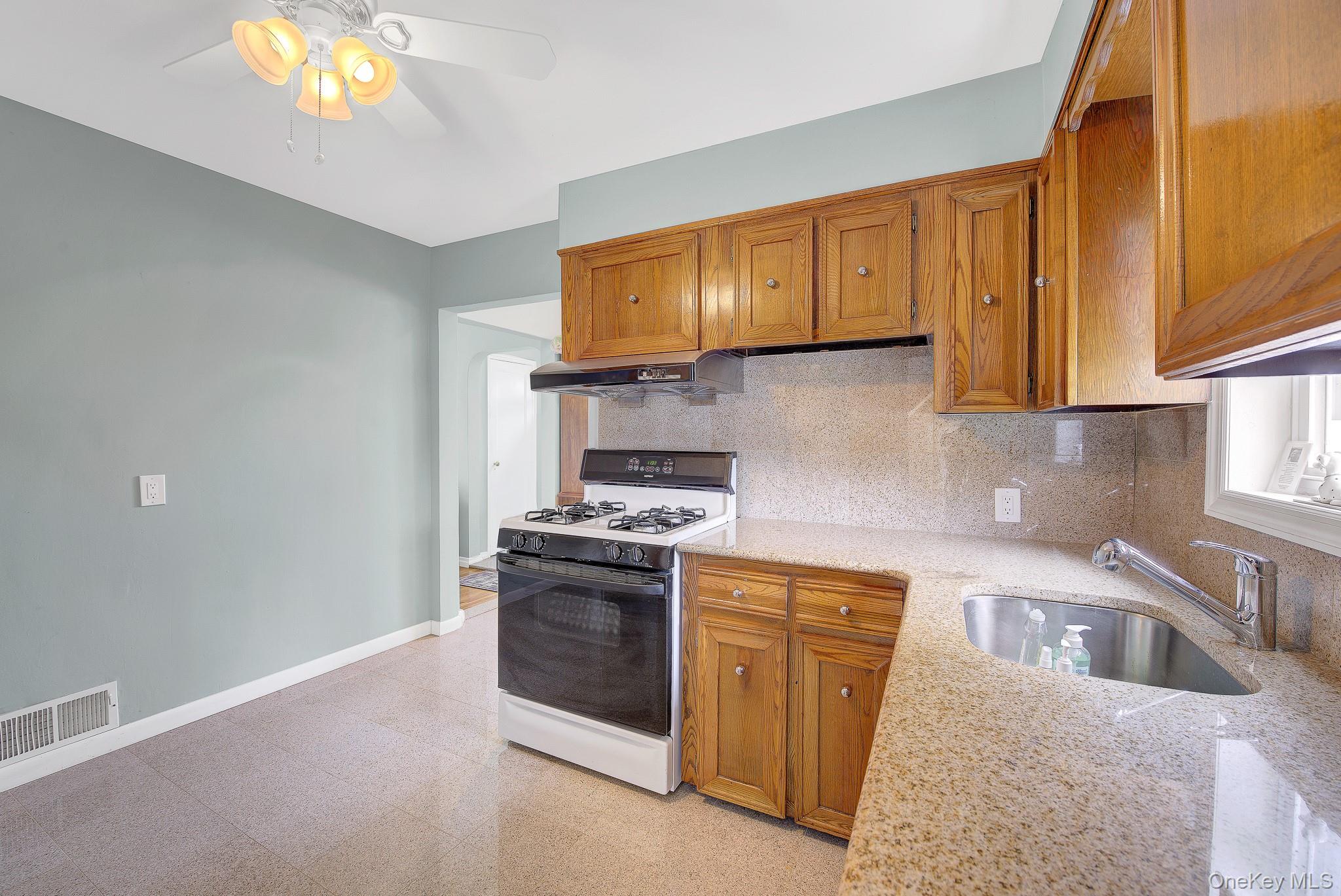 409 Saint Agnes Place Property Photo 20