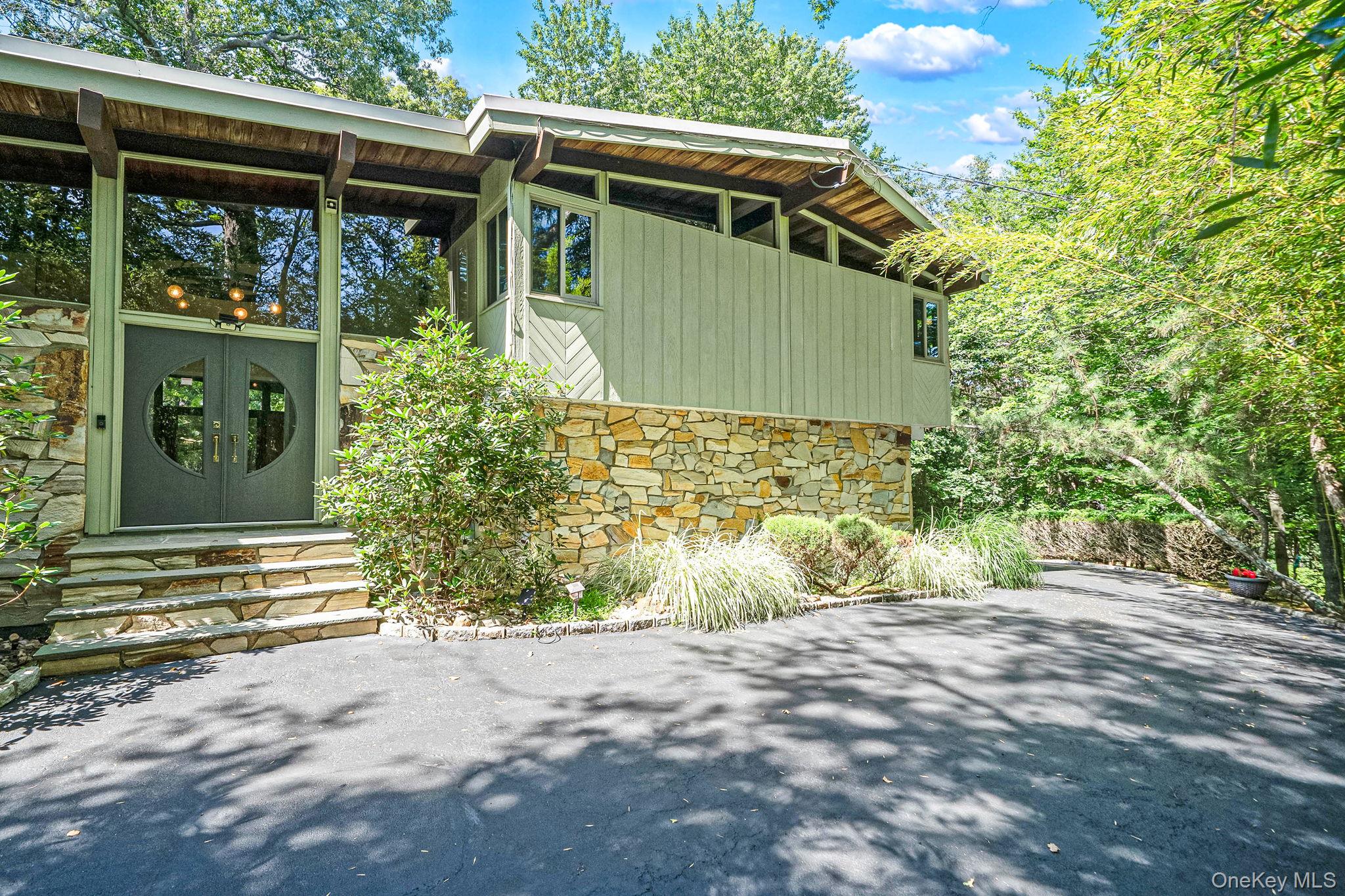 1041795 Property Photo 1