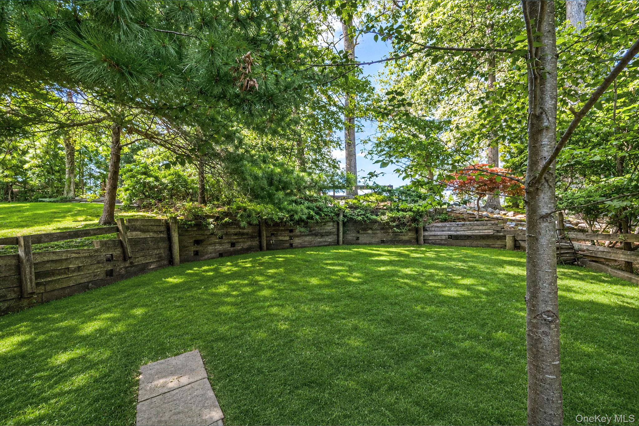 135 Oakside Drive Property Photo 6
