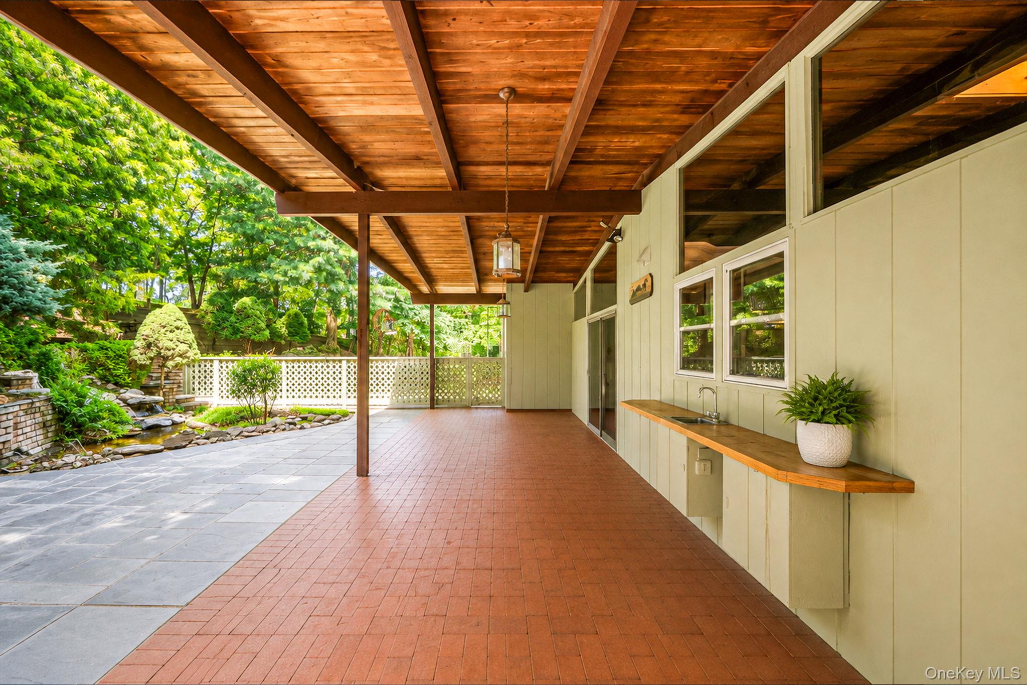 135 Oakside Drive Property Photo 8