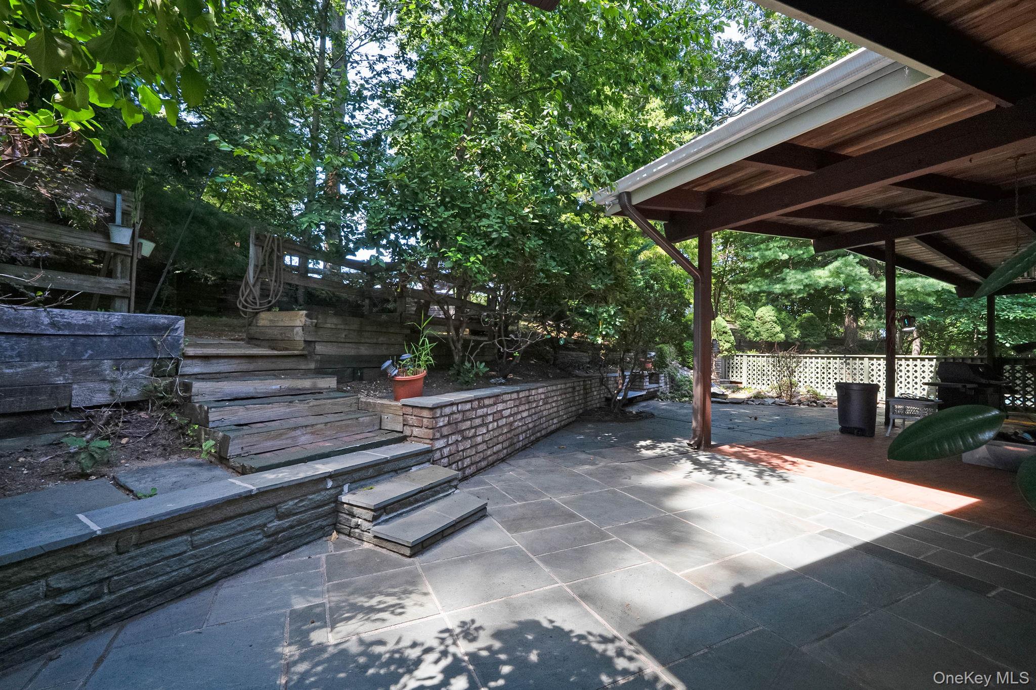 135 Oakside Drive Property Photo 11