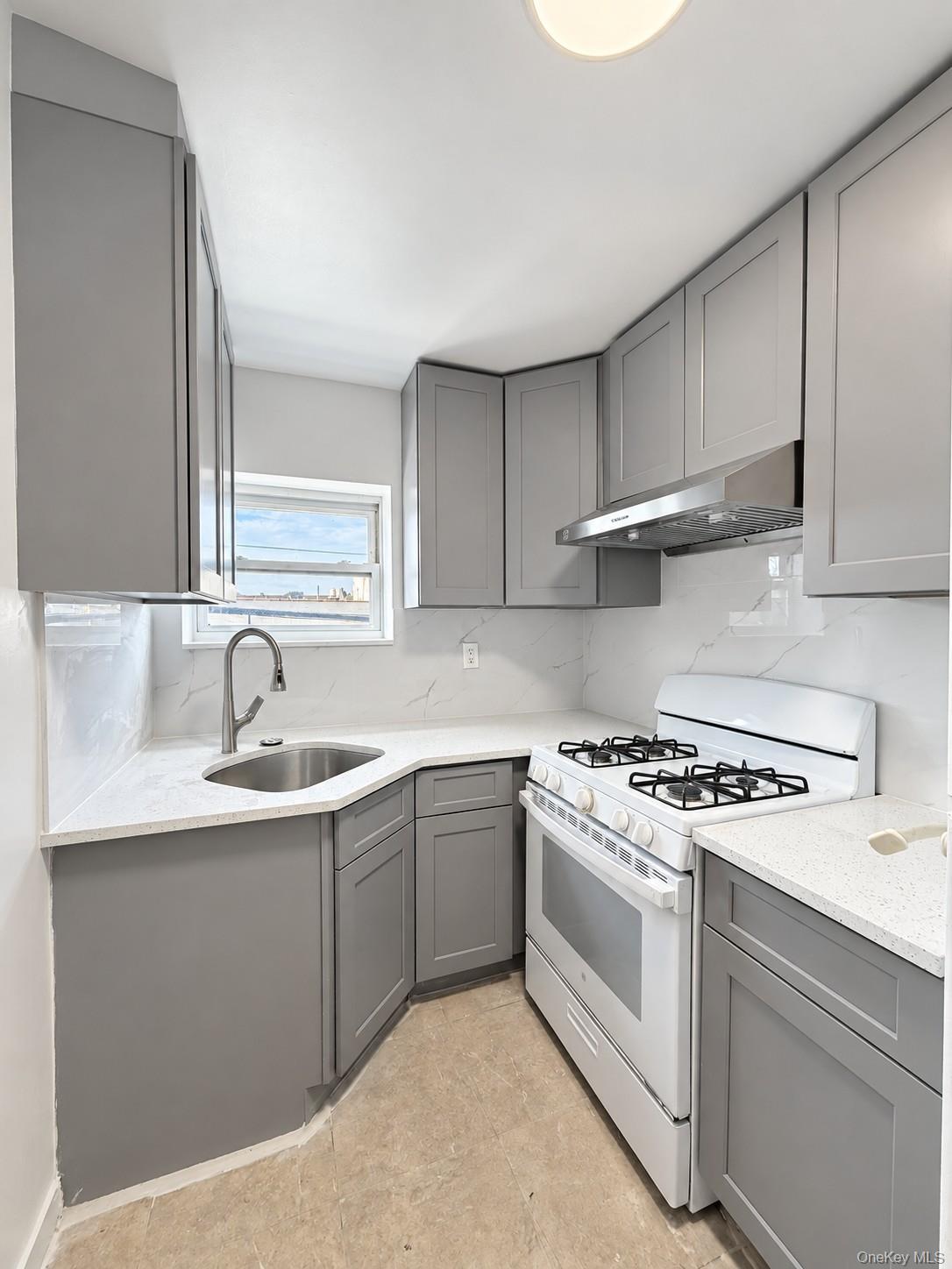 55-02 98 Street 2a Property Photo 4