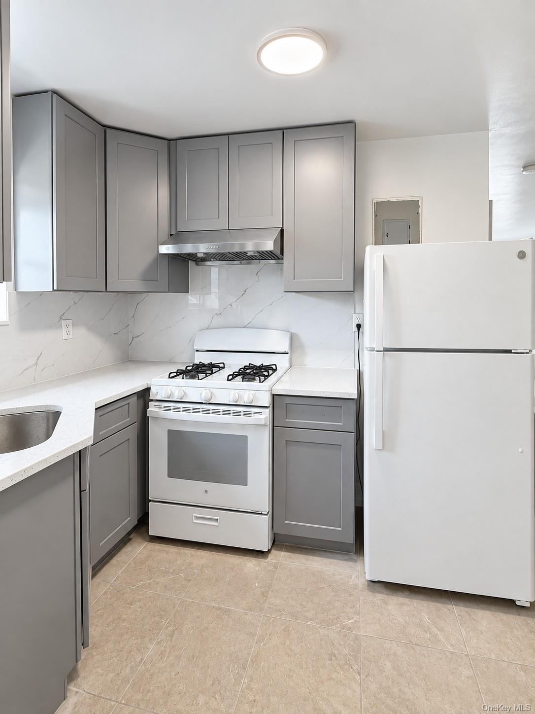 55-02 98 Street 2a Property Photo 5