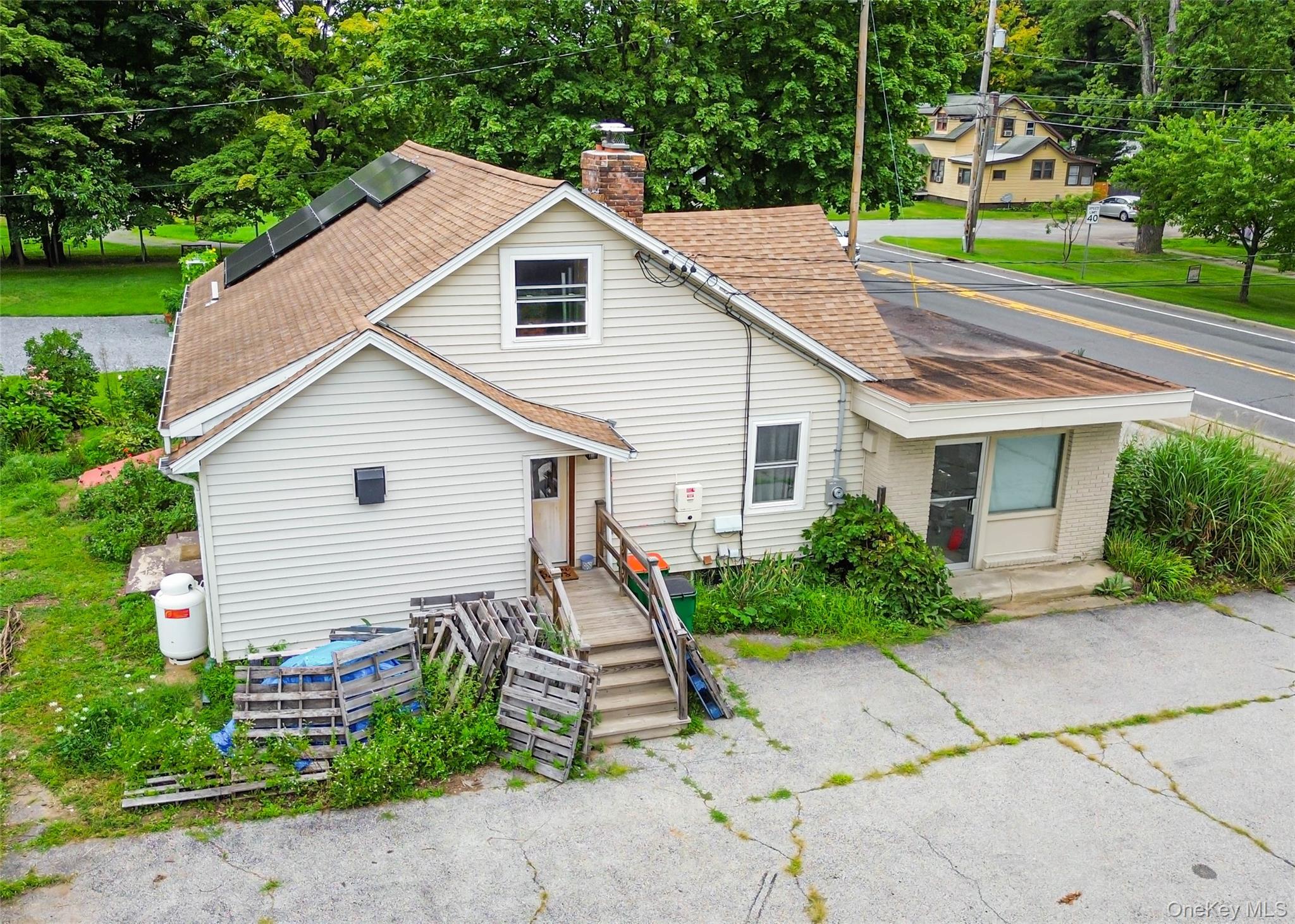 1085 Violet Avenue Property Photo 1