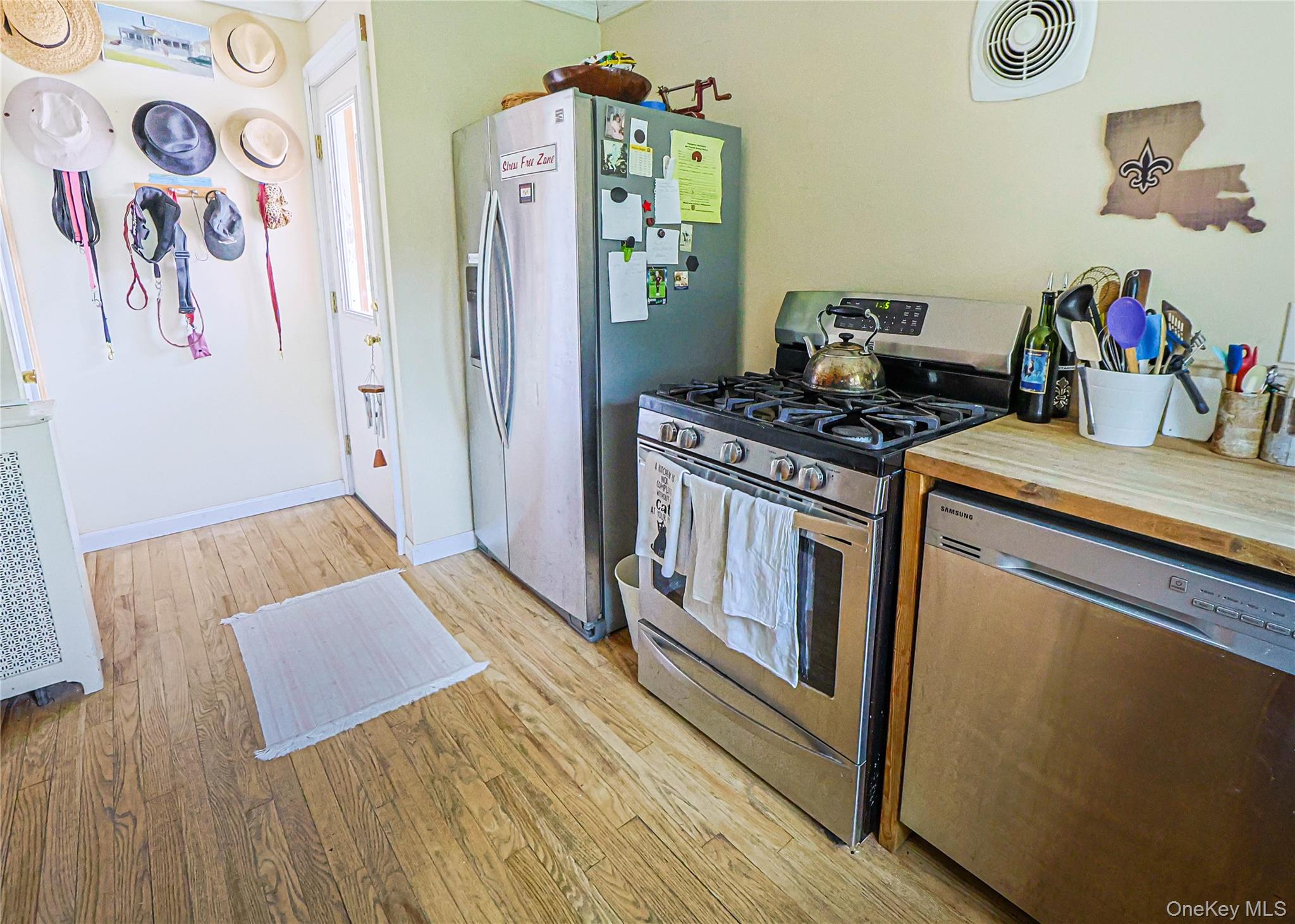1085 Violet Avenue Property Photo 4