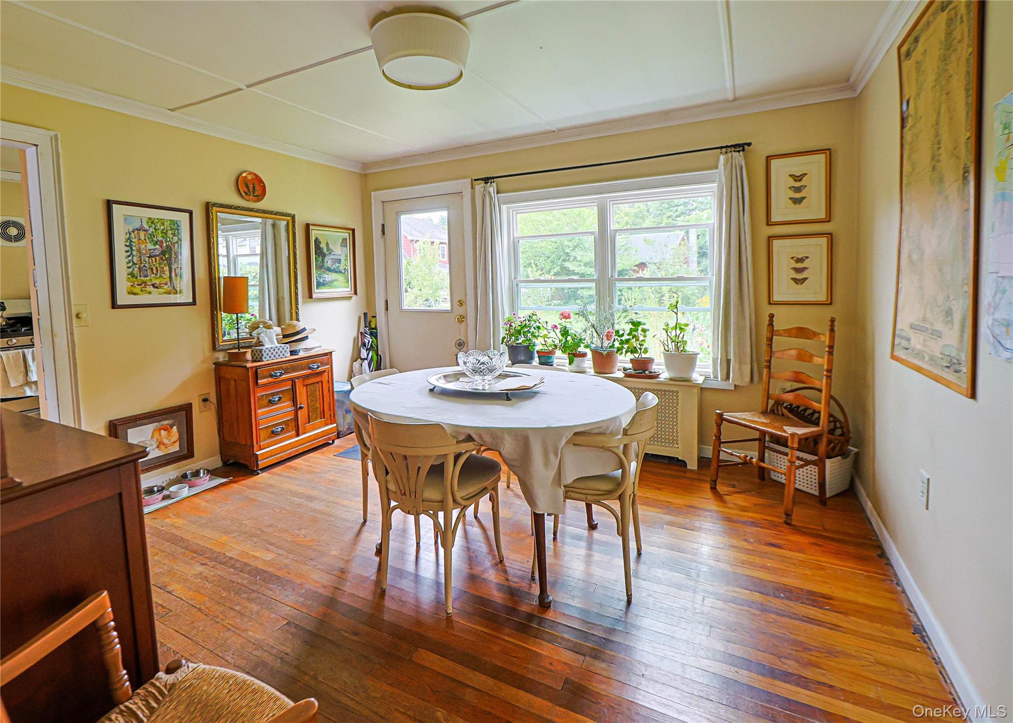 1085 Violet Avenue Property Photo 7