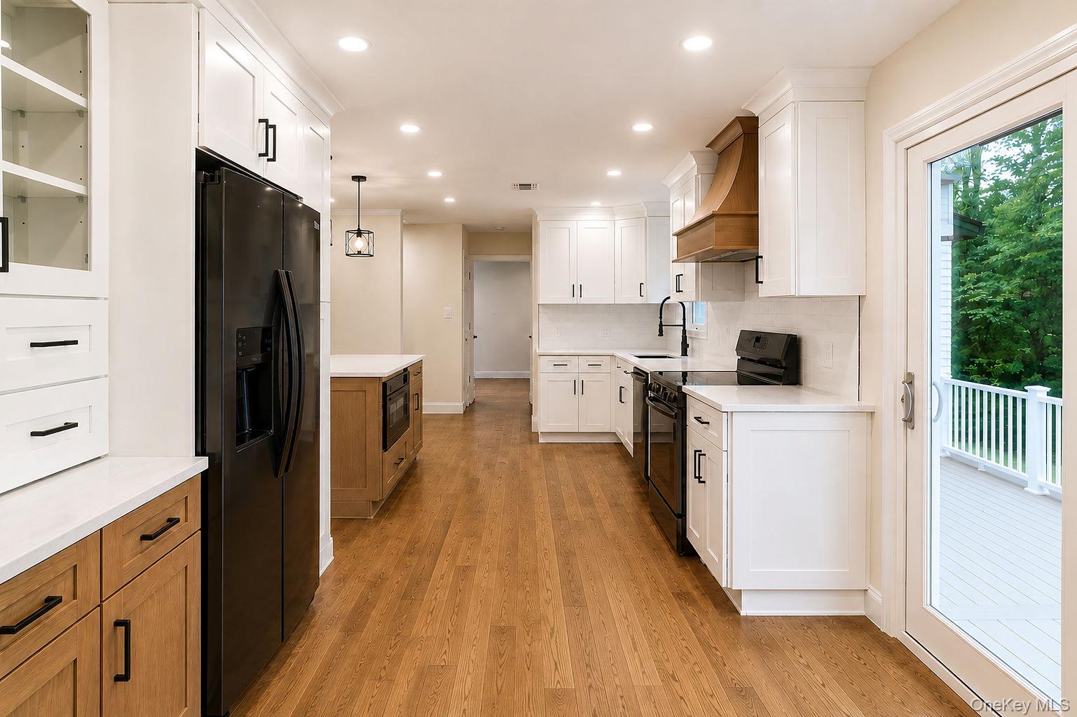 441 Roslyn Road Property Photo 11