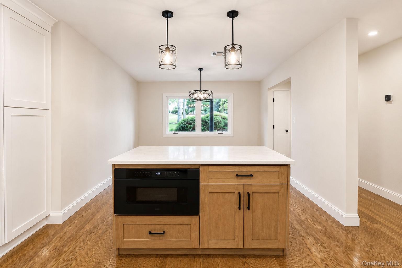 441 Roslyn Road Property Photo 12
