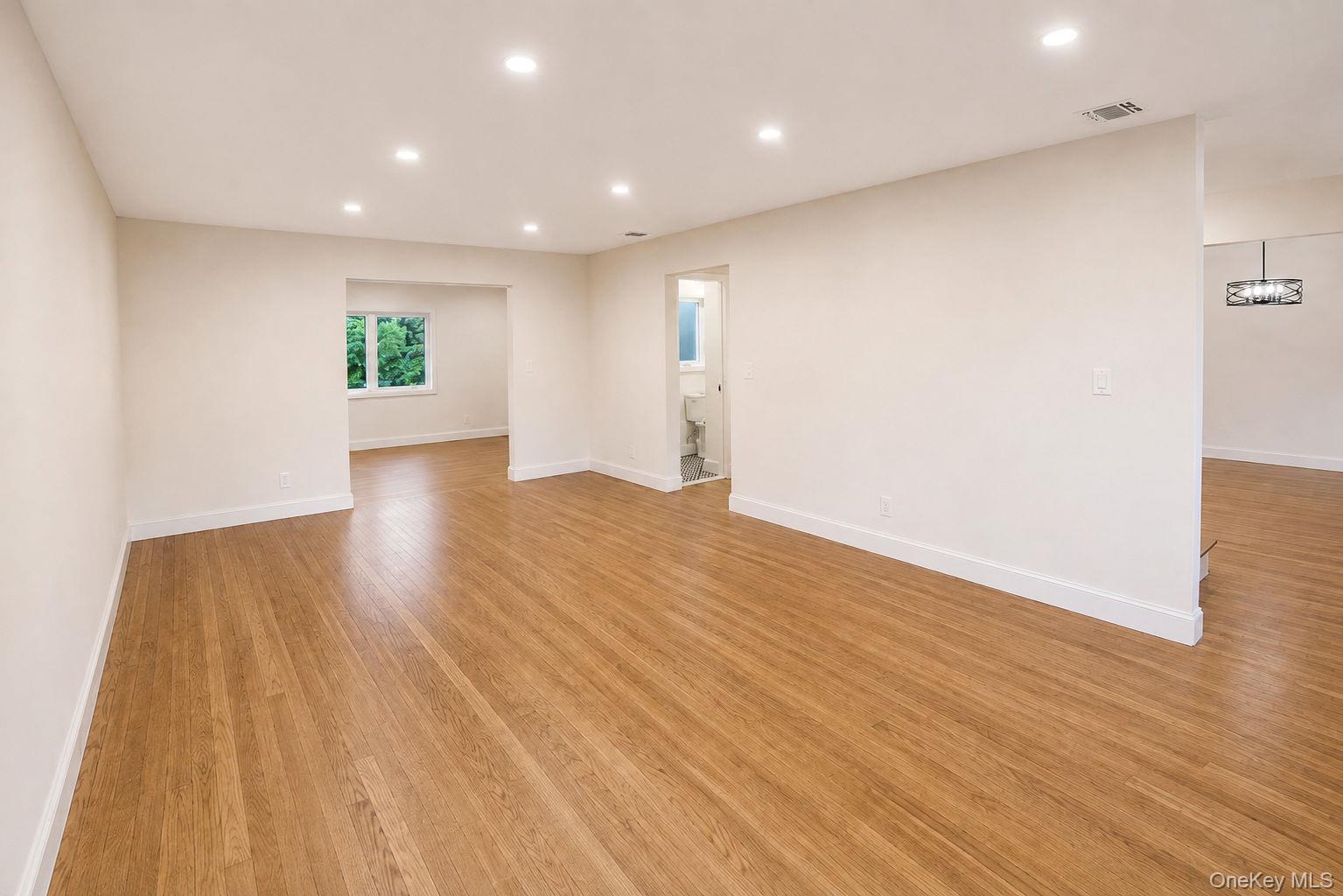 441 Roslyn Road Property Photo 21