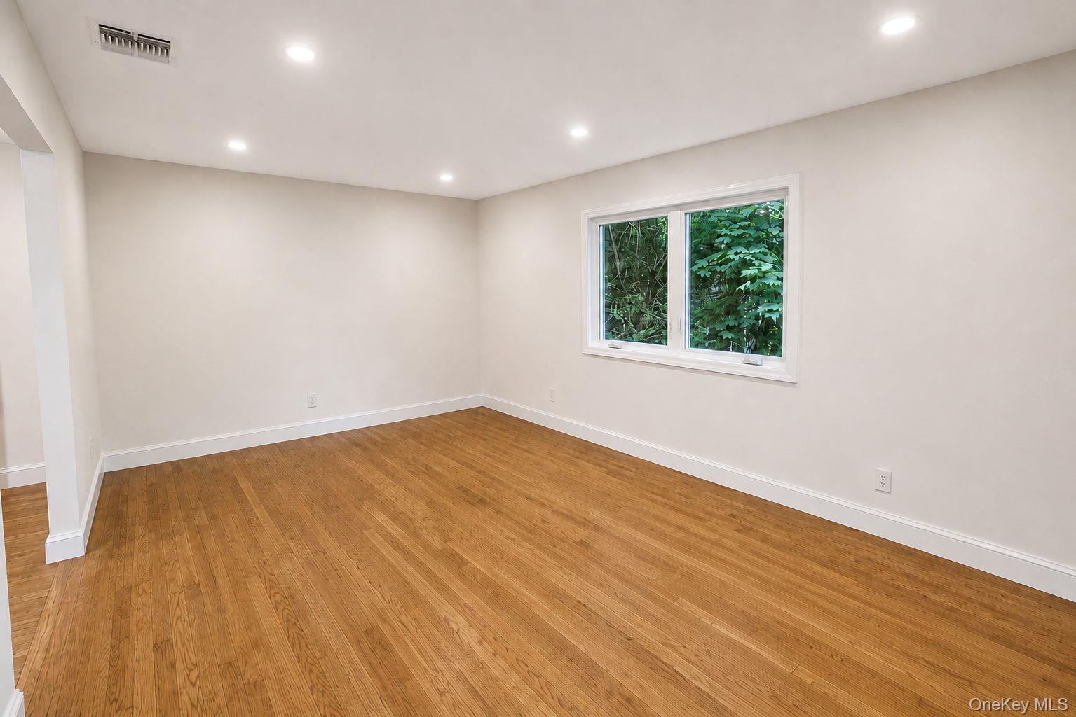441 Roslyn Road Property Photo 24