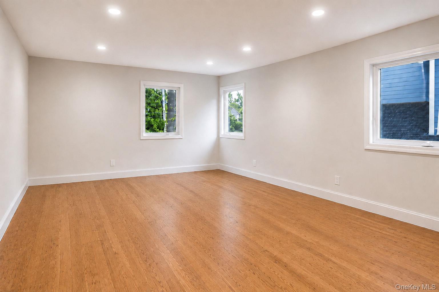 441 Roslyn Road Property Photo 32