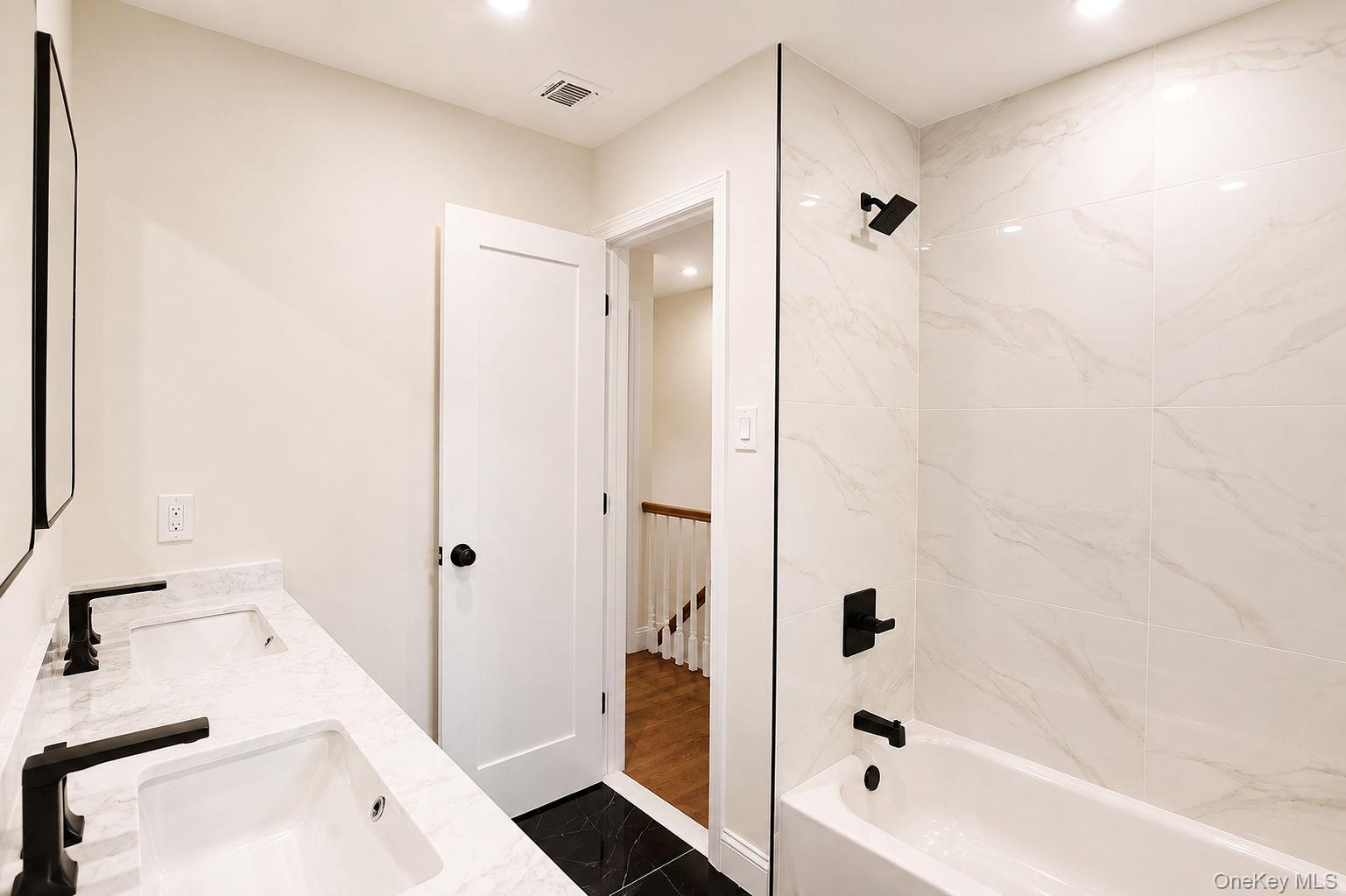 441 Roslyn Road Property Photo 34