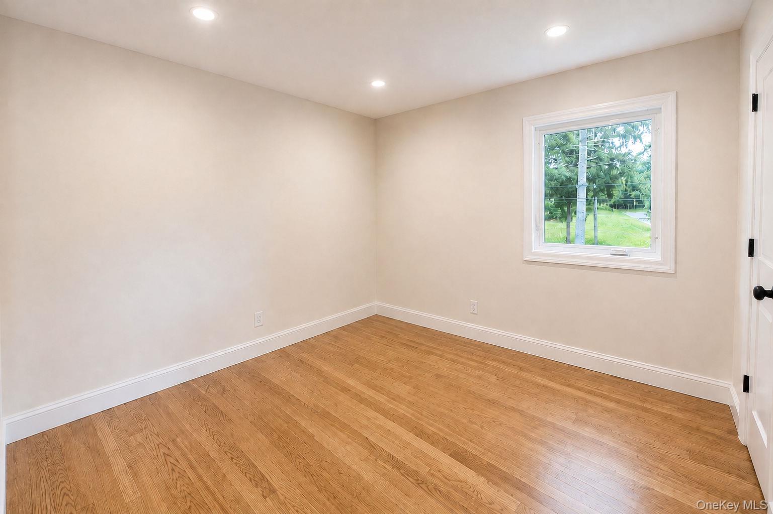 441 Roslyn Road Property Photo 37