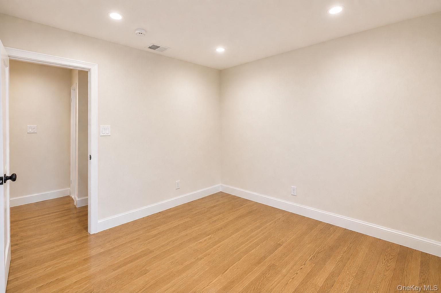 441 Roslyn Road Property Photo 39