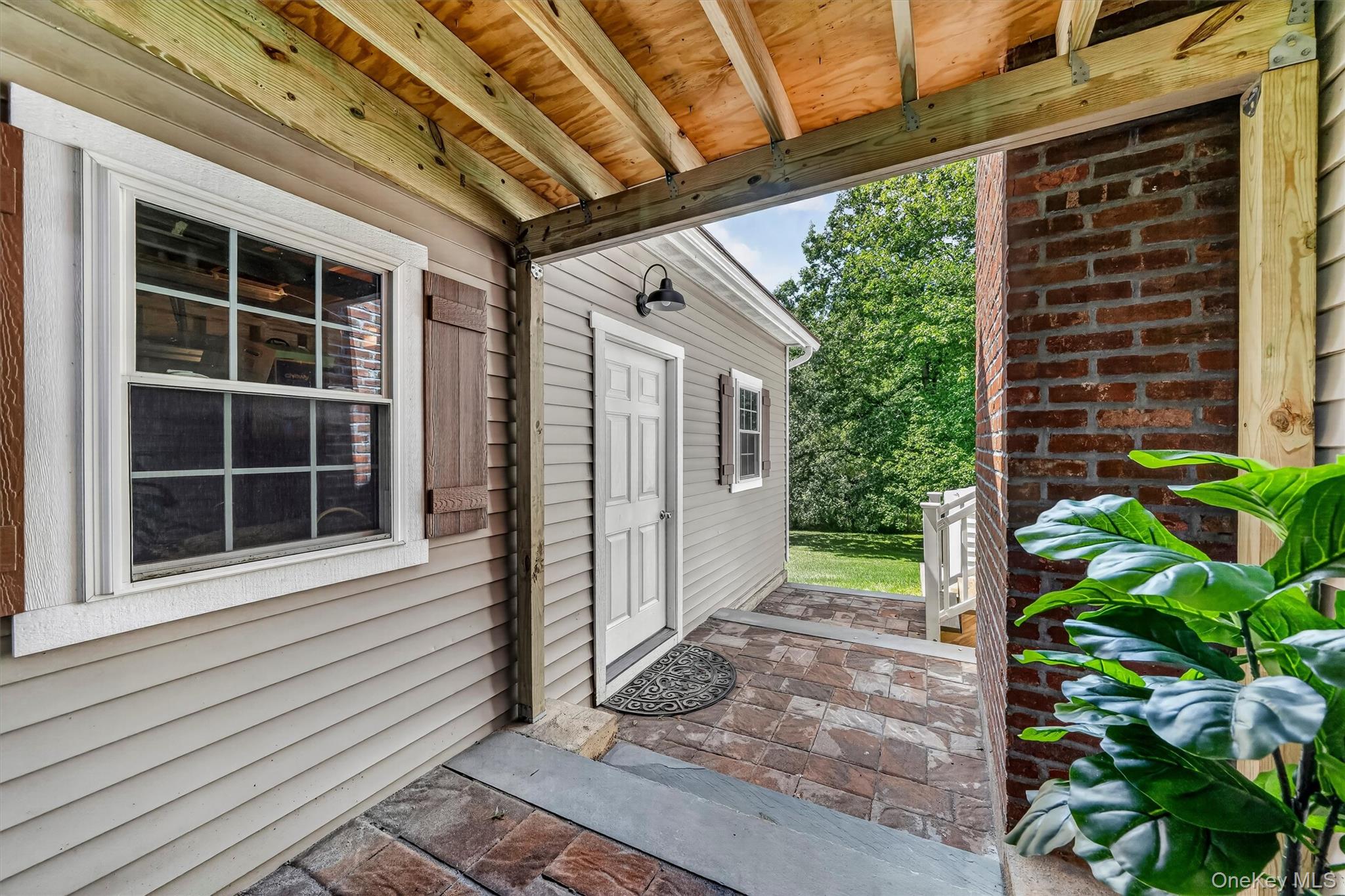 112 Mercury Court Property Photo 44