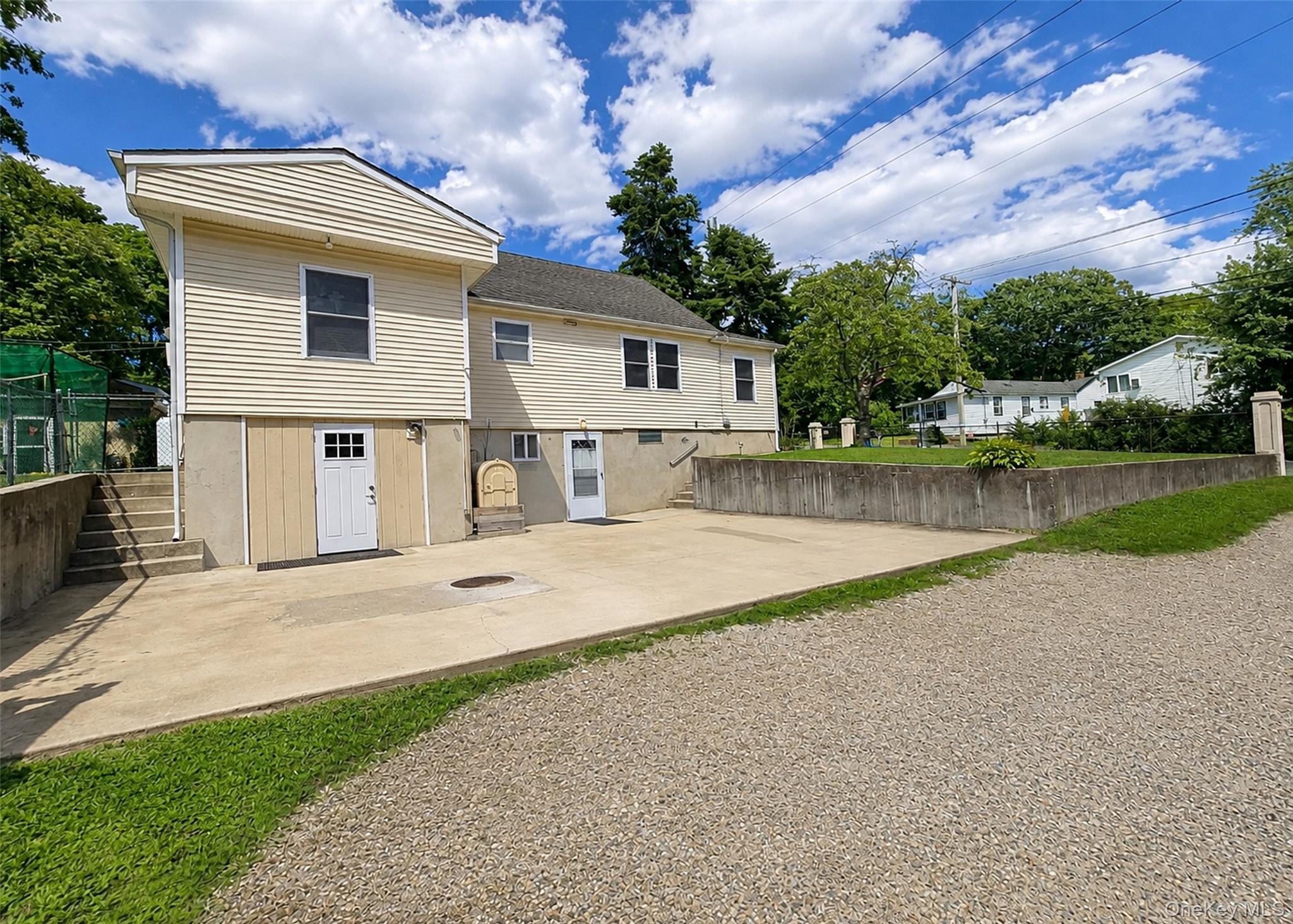 170 Woodycrest Drive Property Photo 3