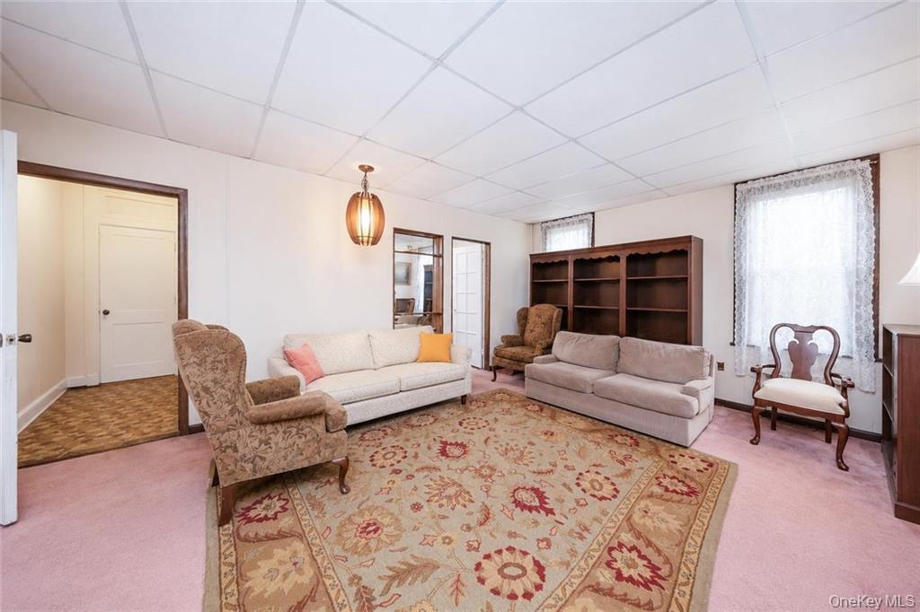 1024 68th Street Property Photo 4
