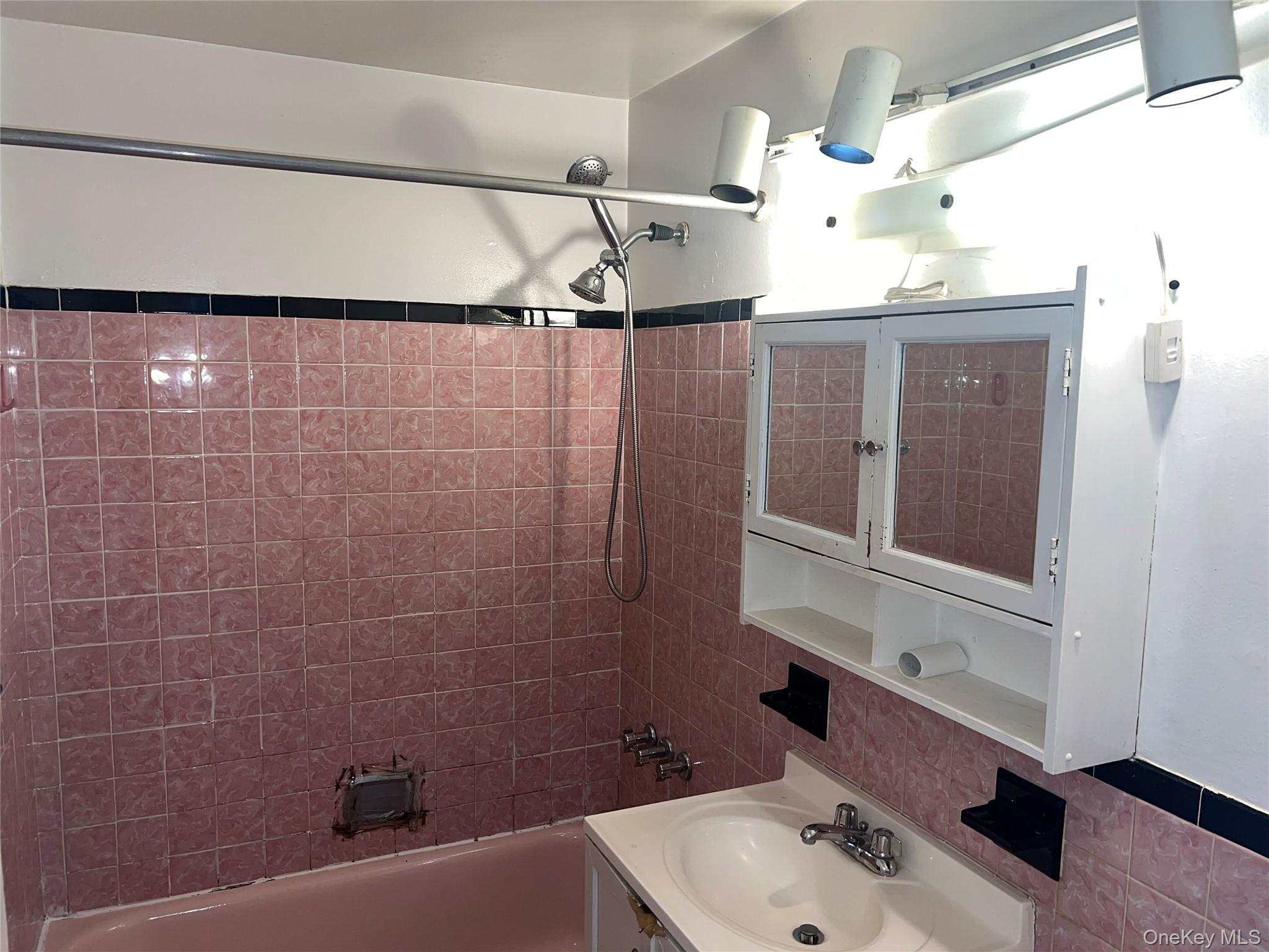 2545 Hollers Avenue Property Photo 23