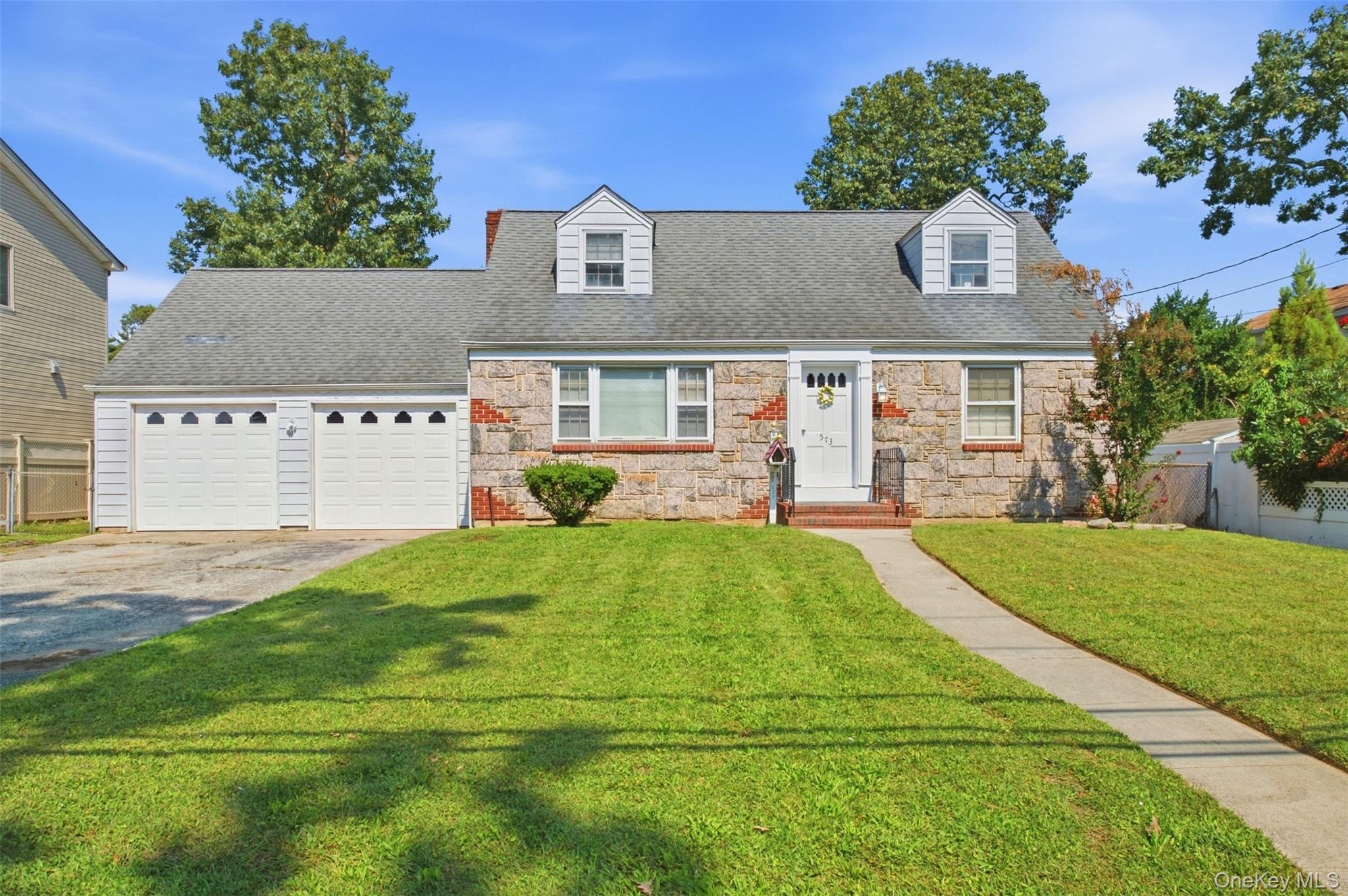 573 Grove Place Property Photo 1
