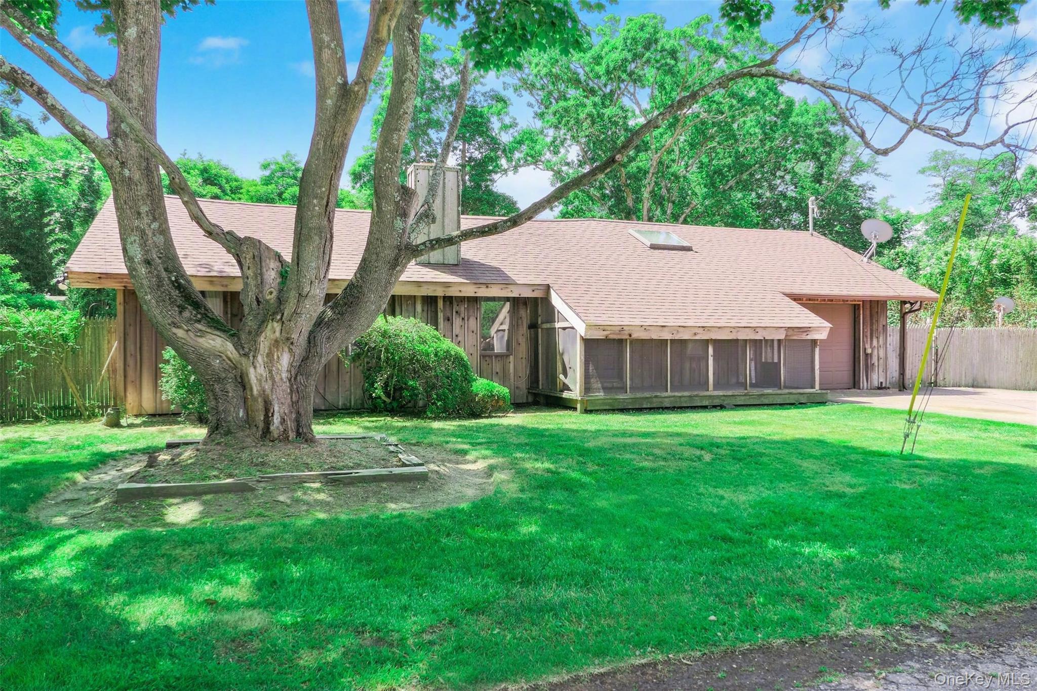 12 Clover Lane Property Photo 3