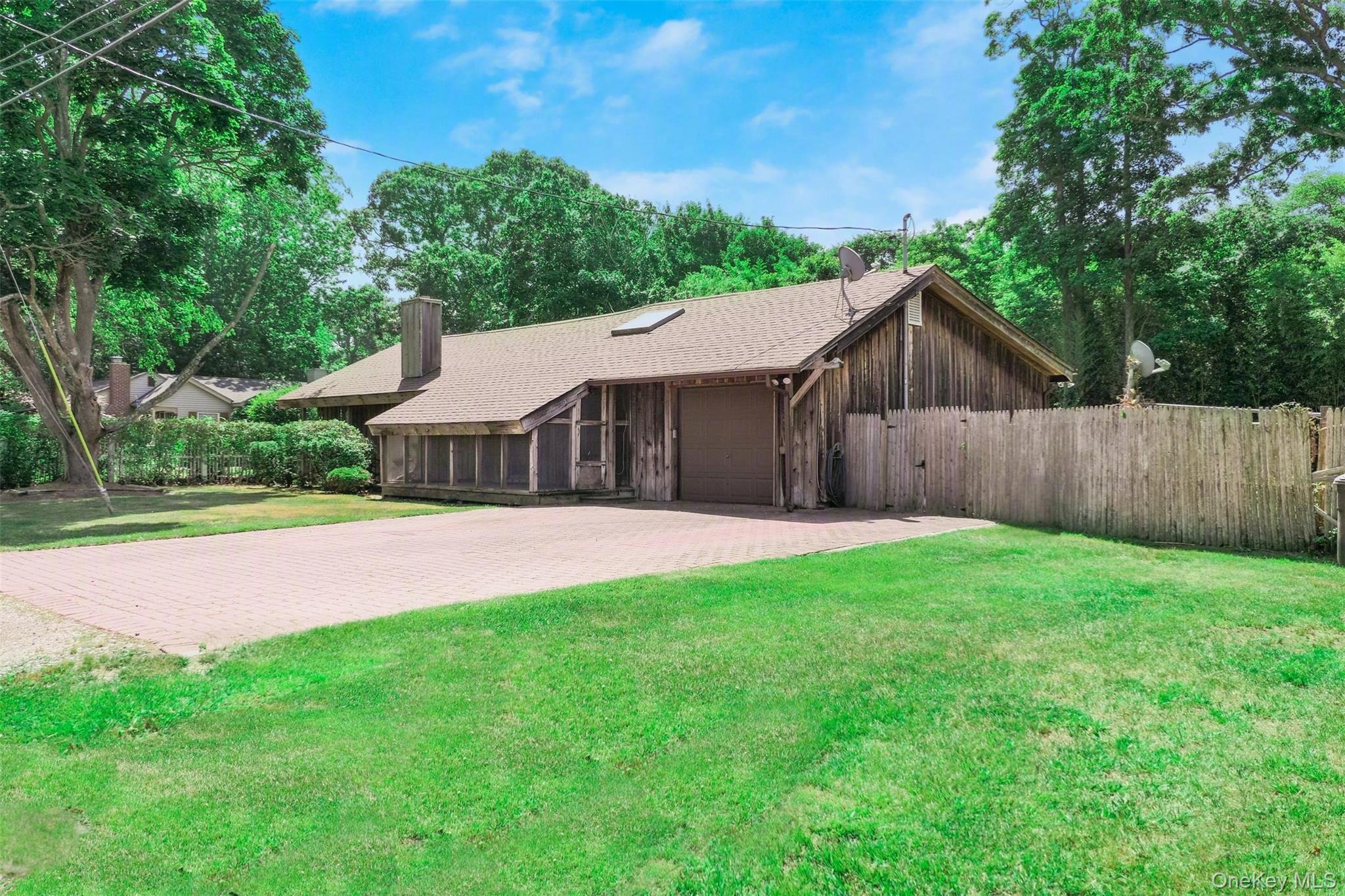 12 Clover Lane Property Photo 4