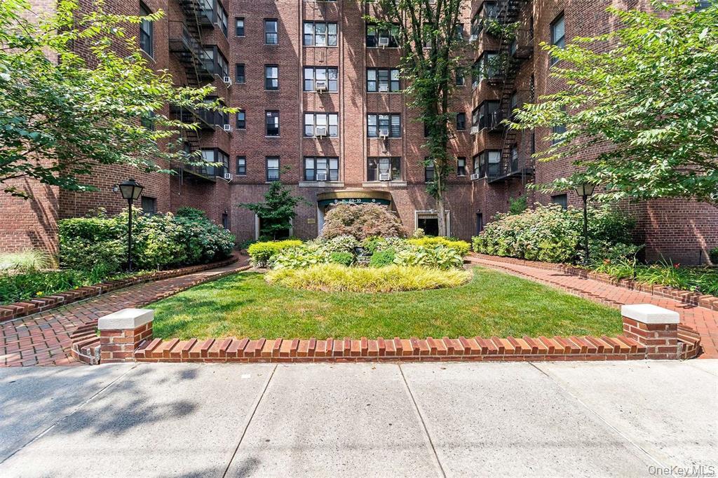 69-10 Yellowstone Boulevard 202 Property Photo 3