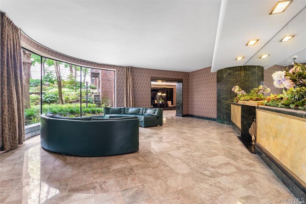 69-10 Yellowstone Boulevard 202 Property Photo 4