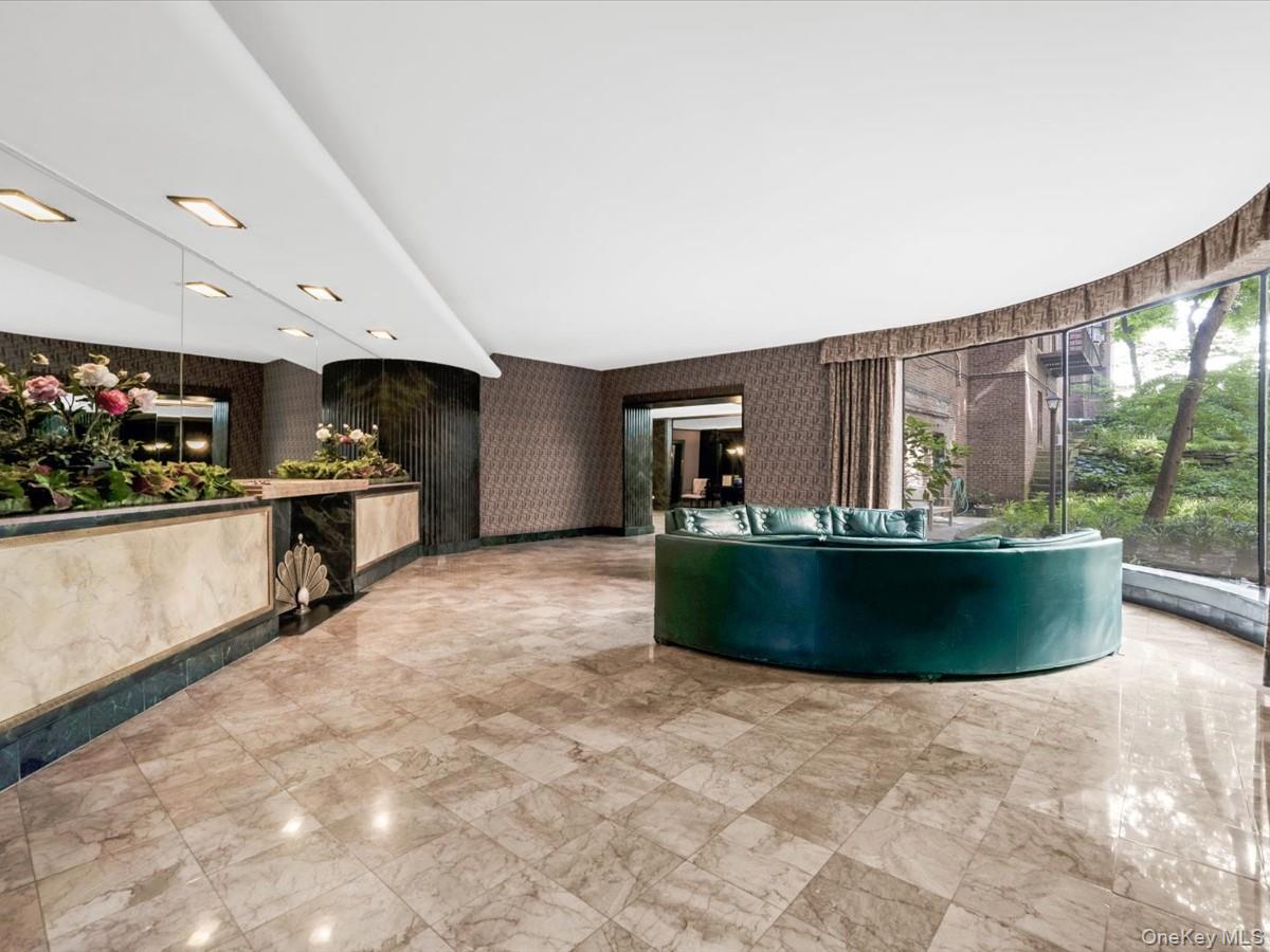 69-10 Yellowstone Boulevard 202 Property Photo 4